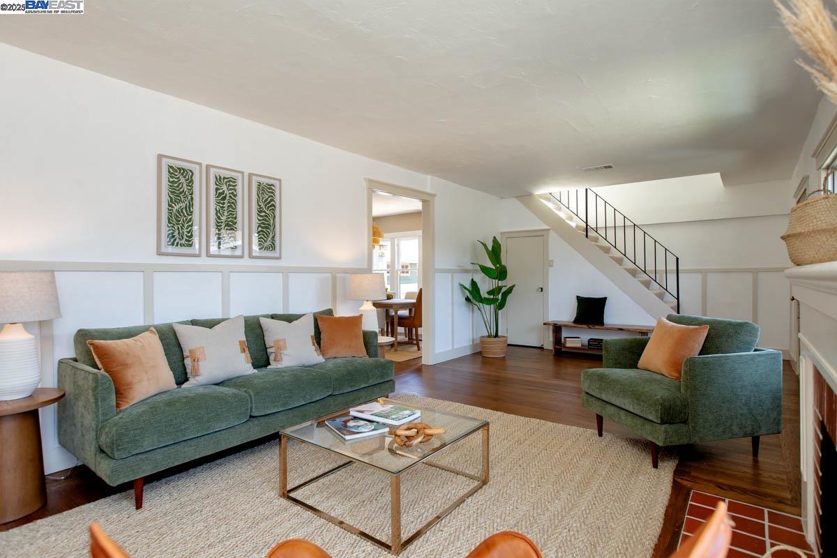 Detail Gallery Image 9 of 40 For 3281 Sterling Ave, Alameda,  CA 94501 - 3 Beds | 1/1 Baths