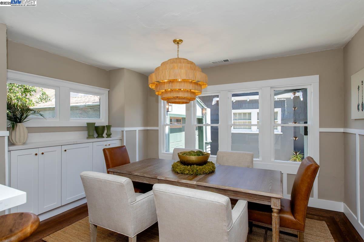 Detail Gallery Image 10 of 40 For 3281 Sterling Ave, Alameda,  CA 94501 - 3 Beds | 1/1 Baths