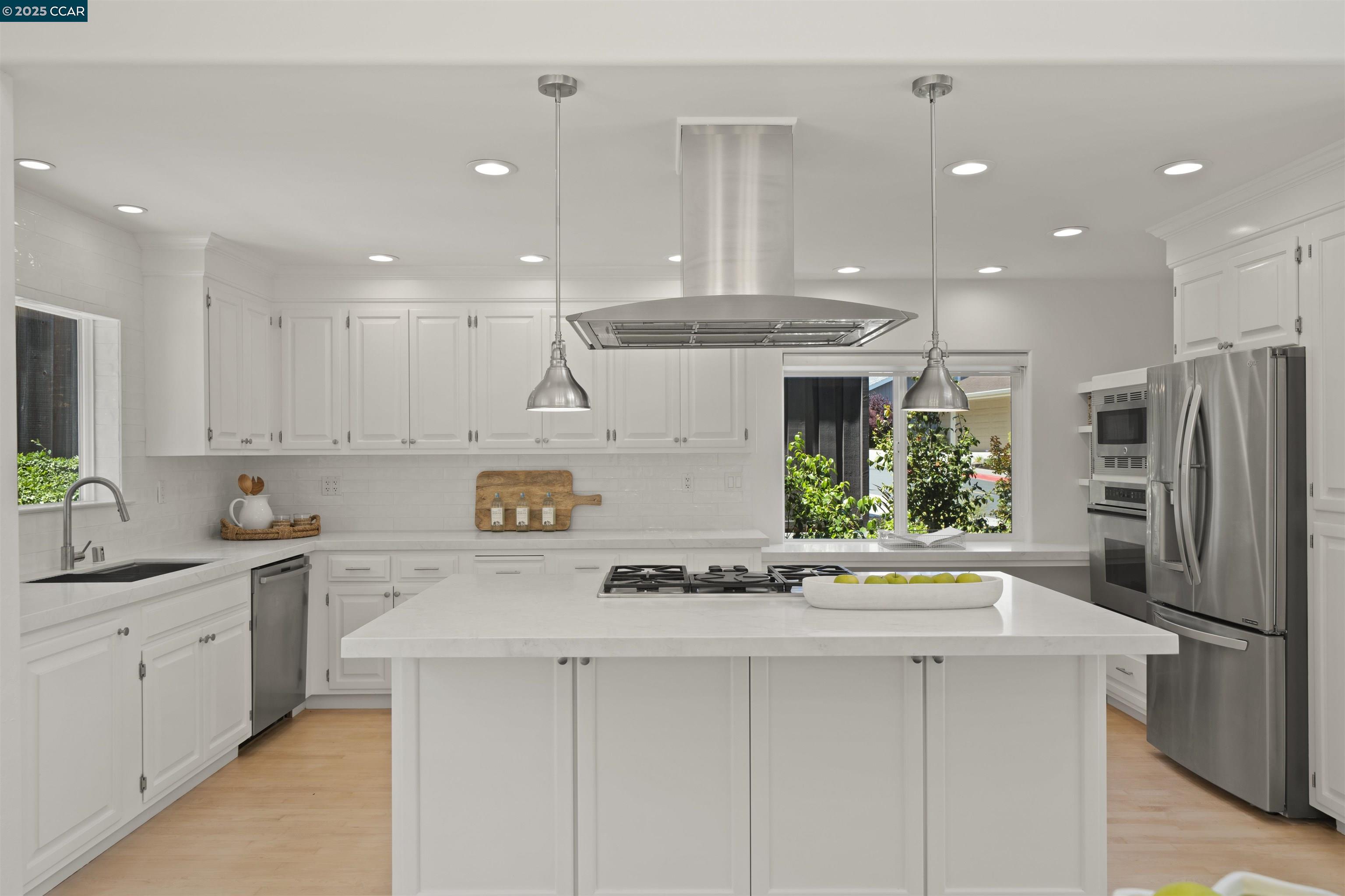 Detail Gallery Image 13 of 31 For 1828 Saint Andrews Dr., Moraga,  CA 94556 - 3 Beds | 2 Baths