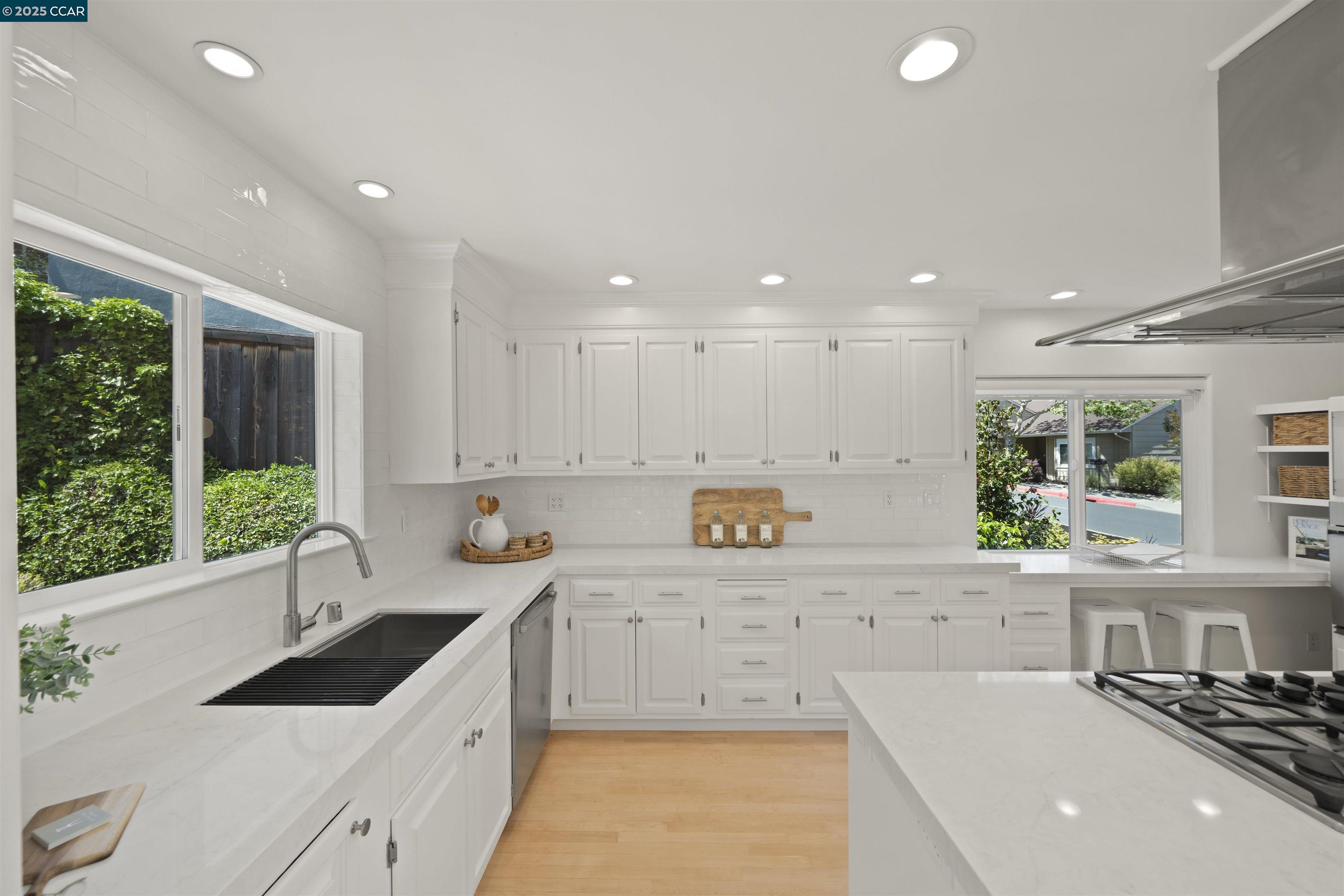 Detail Gallery Image 16 of 31 For 1828 Saint Andrews Dr., Moraga,  CA 94556 - 3 Beds | 2 Baths