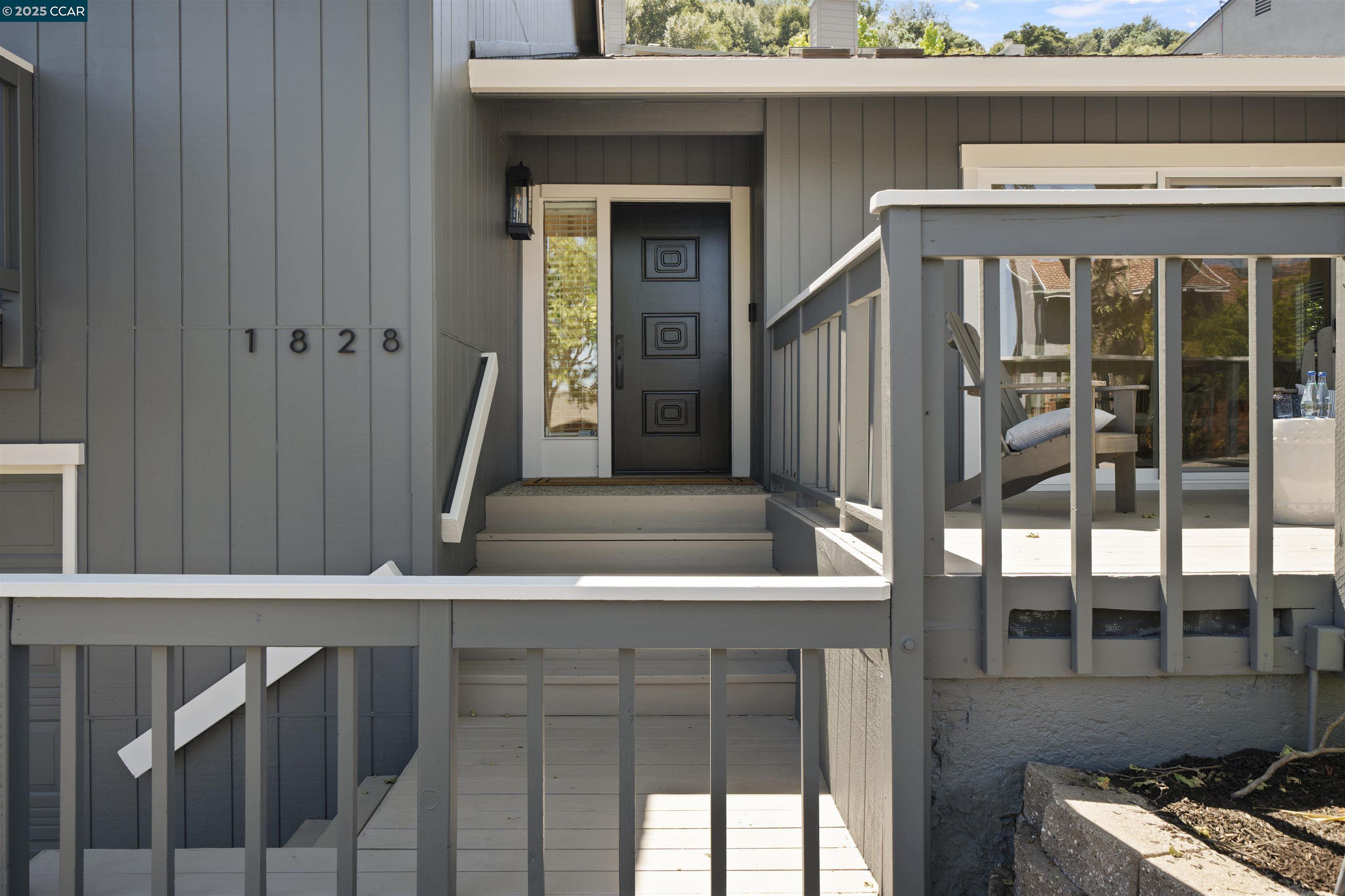 Detail Gallery Image 3 of 31 For 1828 Saint Andrews Dr., Moraga,  CA 94556 - 3 Beds | 2 Baths