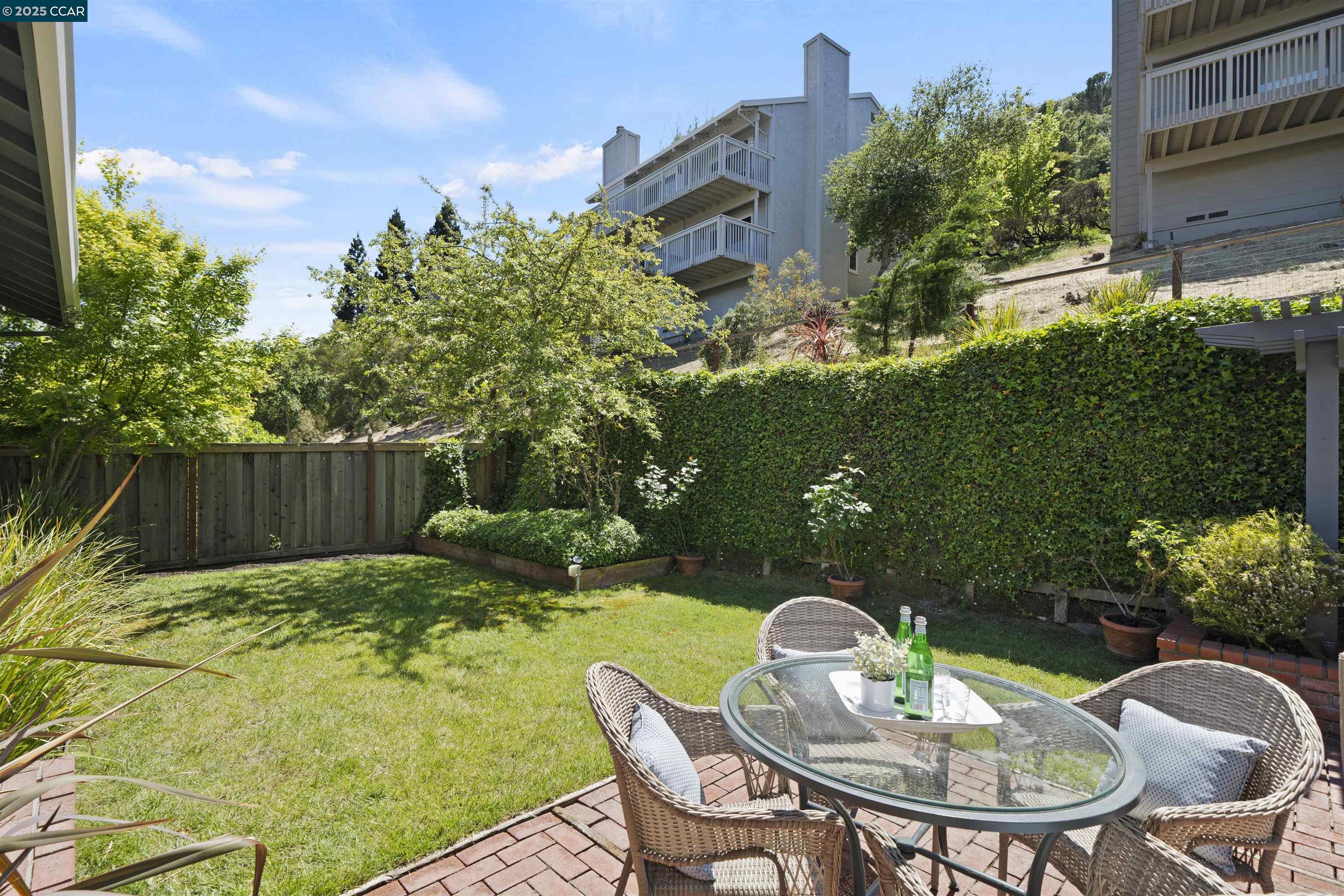 Detail Gallery Image 26 of 31 For 1828 Saint Andrews Dr., Moraga,  CA 94556 - 3 Beds | 2 Baths