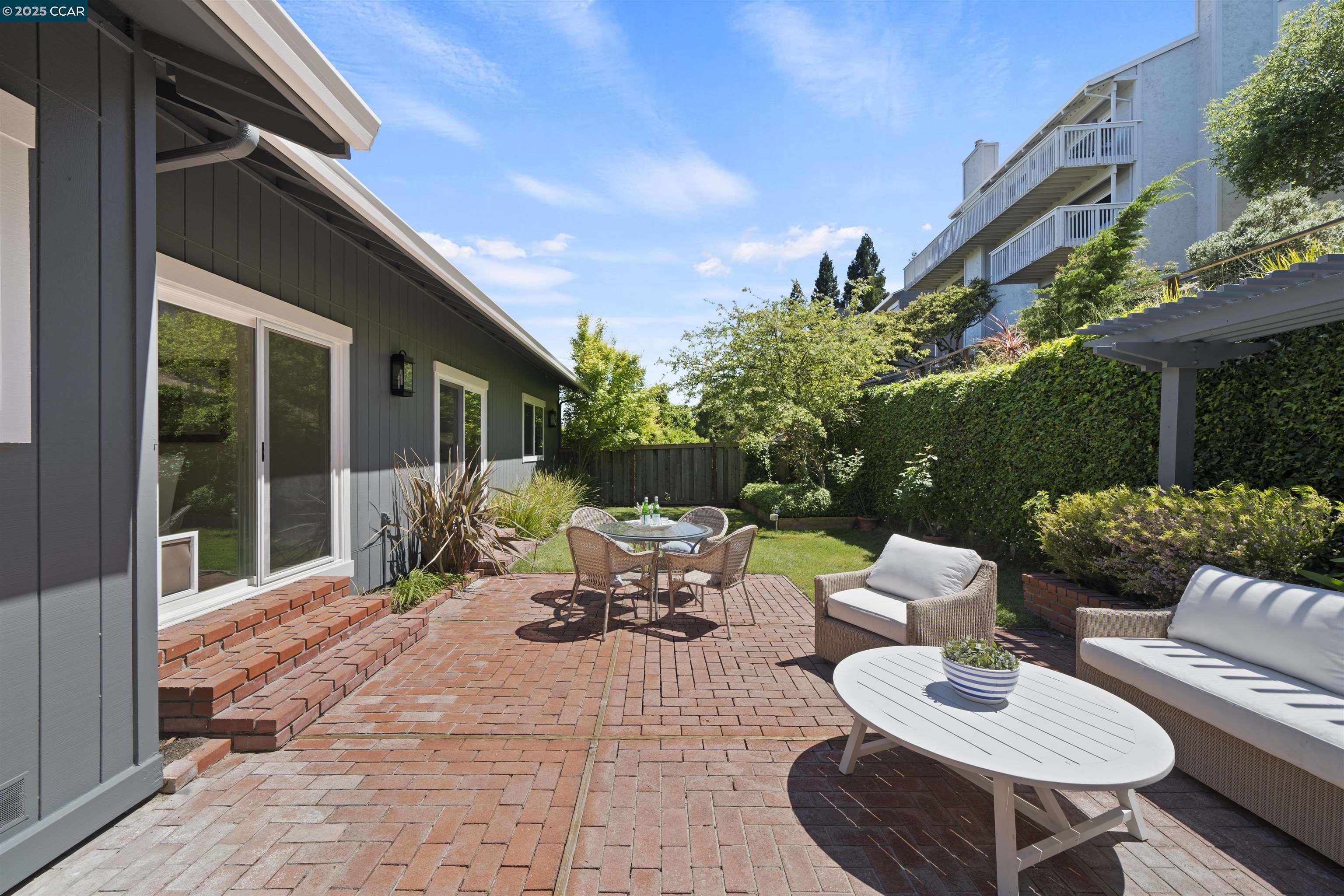 Detail Gallery Image 27 of 31 For 1828 Saint Andrews Dr., Moraga,  CA 94556 - 3 Beds | 2 Baths