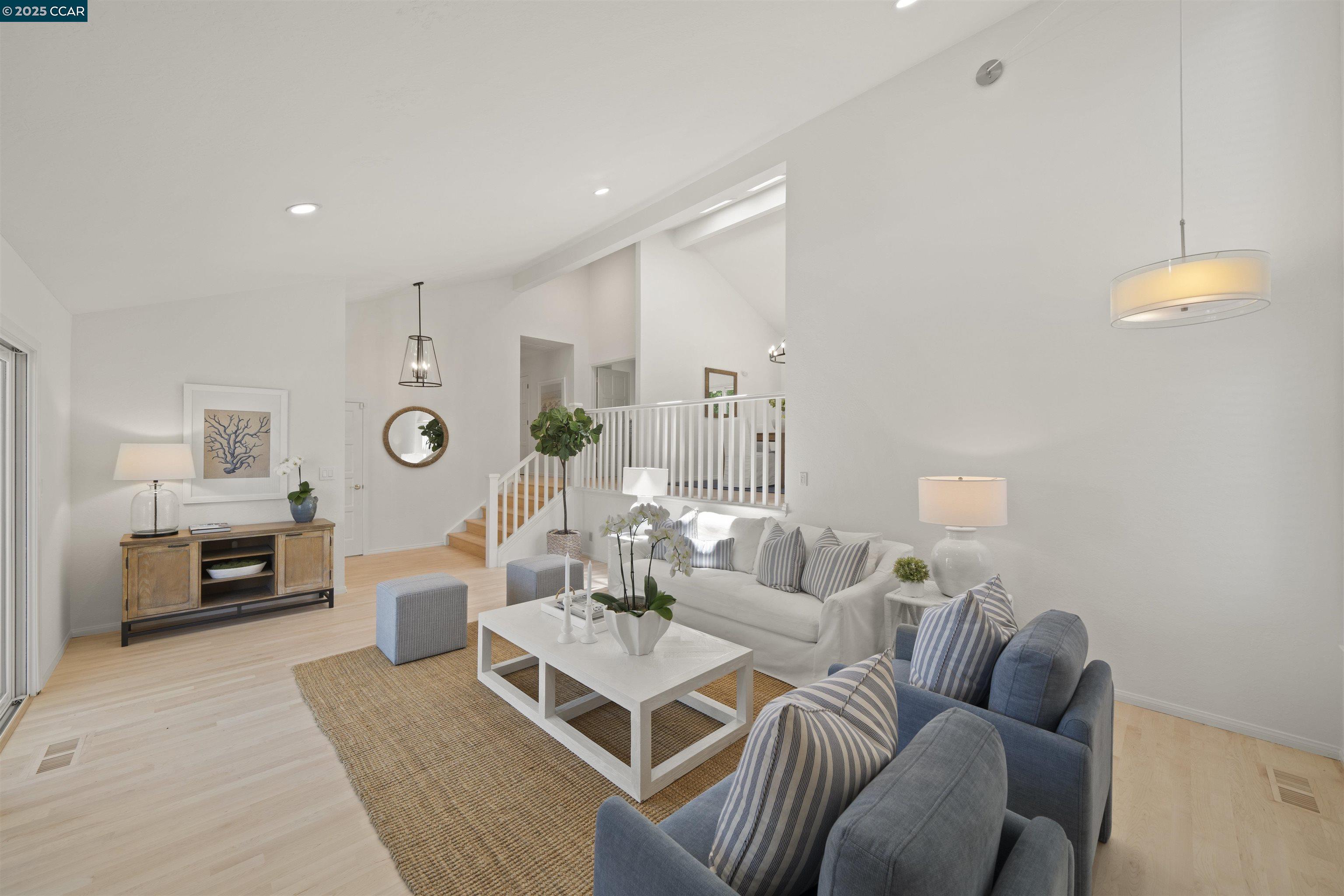 Detail Gallery Image 8 of 31 For 1828 Saint Andrews Dr., Moraga,  CA 94556 - 3 Beds | 2 Baths