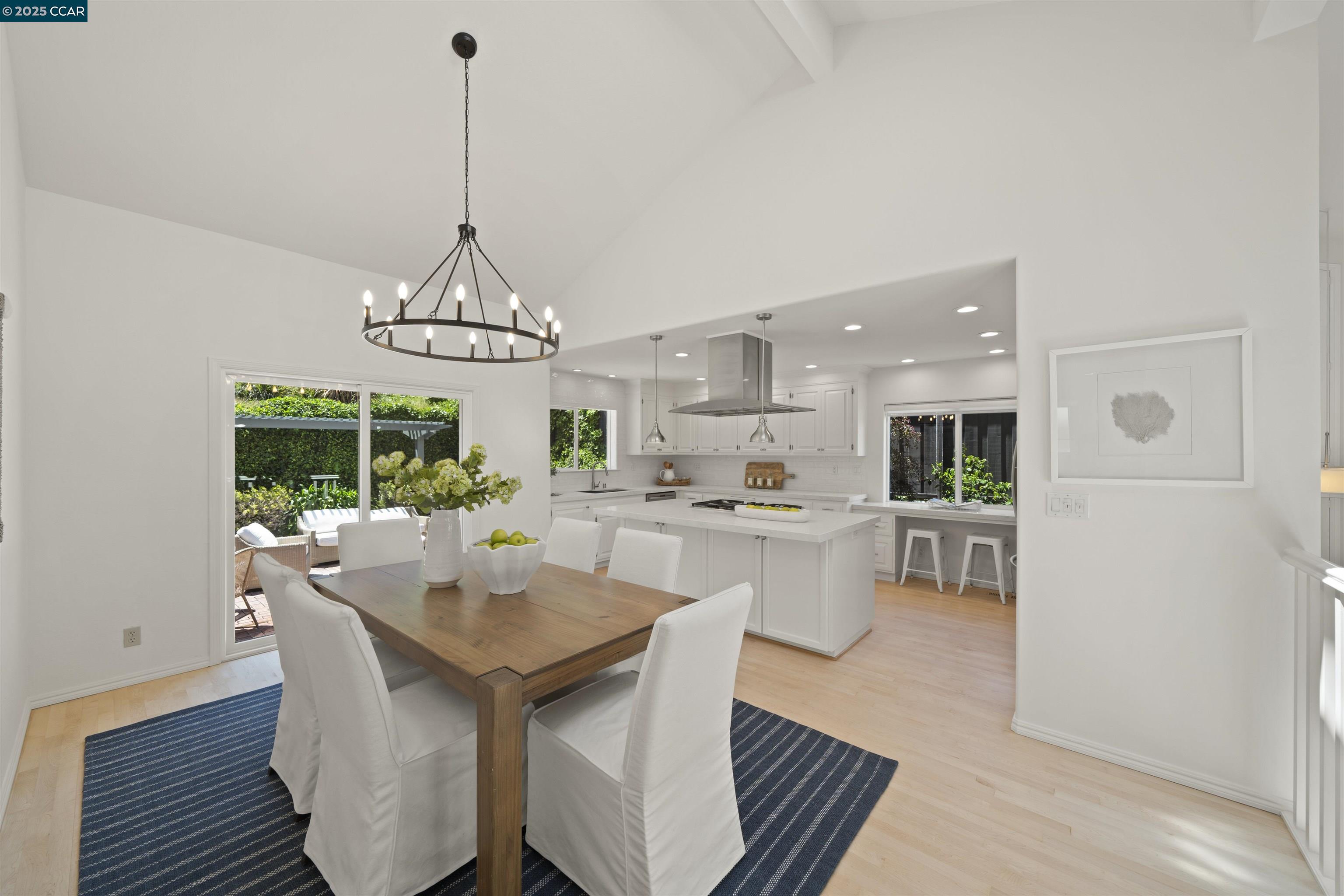 Detail Gallery Image 10 of 31 For 1828 Saint Andrews Dr., Moraga,  CA 94556 - 3 Beds | 2 Baths
