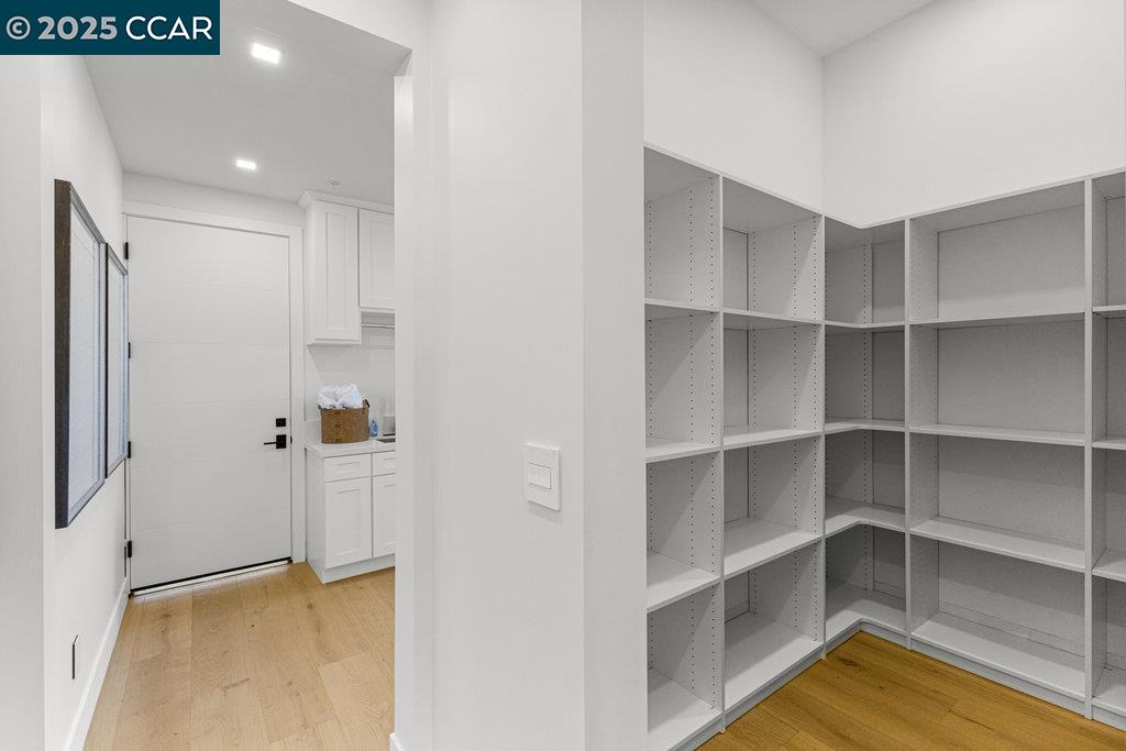 Detail Gallery Image 16 of 59 For 720 Laurel Dr, Walnut Creek,  CA 94596 - 4 Beds | 3/1 Baths