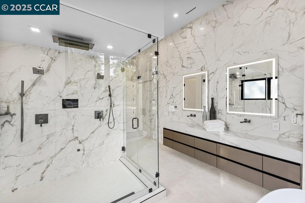 Detail Gallery Image 25 of 59 For 720 Laurel Dr, Walnut Creek,  CA 94596 - 4 Beds | 3/1 Baths