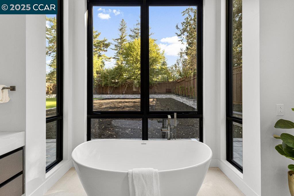 Detail Gallery Image 27 of 59 For 720 Laurel Dr, Walnut Creek,  CA 94596 - 4 Beds | 3/1 Baths