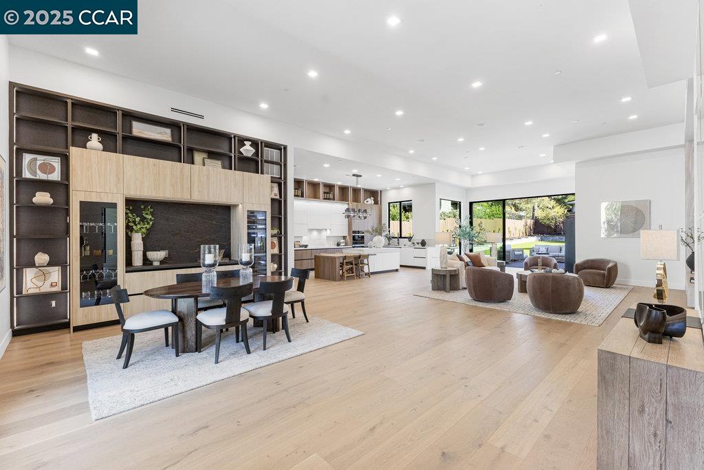 Detail Gallery Image 4 of 59 For 720 Laurel Dr, Walnut Creek,  CA 94596 - 4 Beds | 3/1 Baths