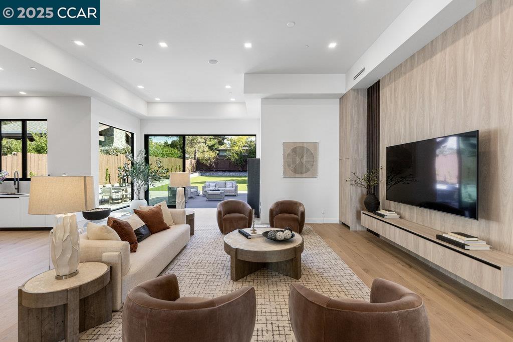 Detail Gallery Image 6 of 59 For 720 Laurel Dr, Walnut Creek,  CA 94596 - 4 Beds | 3/1 Baths
