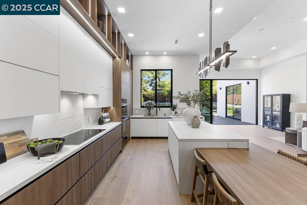 Detail Gallery Image 10 of 59 For 720 Laurel Dr, Walnut Creek,  CA 94596 - 4 Beds | 3/1 Baths