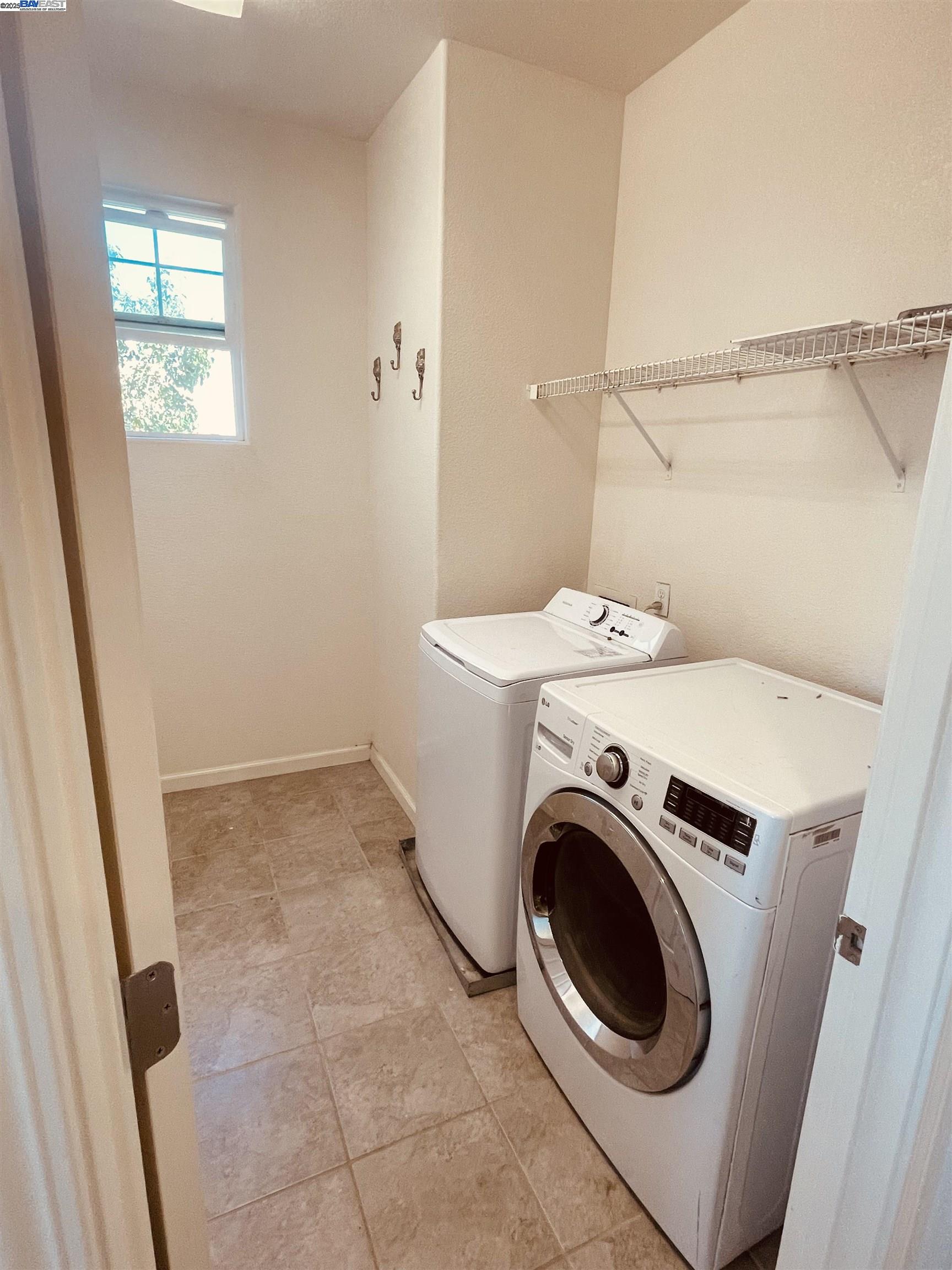 Detail Gallery Image 12 of 19 For 941 Haycastle Ct, Newman,  CA 95360 - 3 Beds | 2/1 Baths