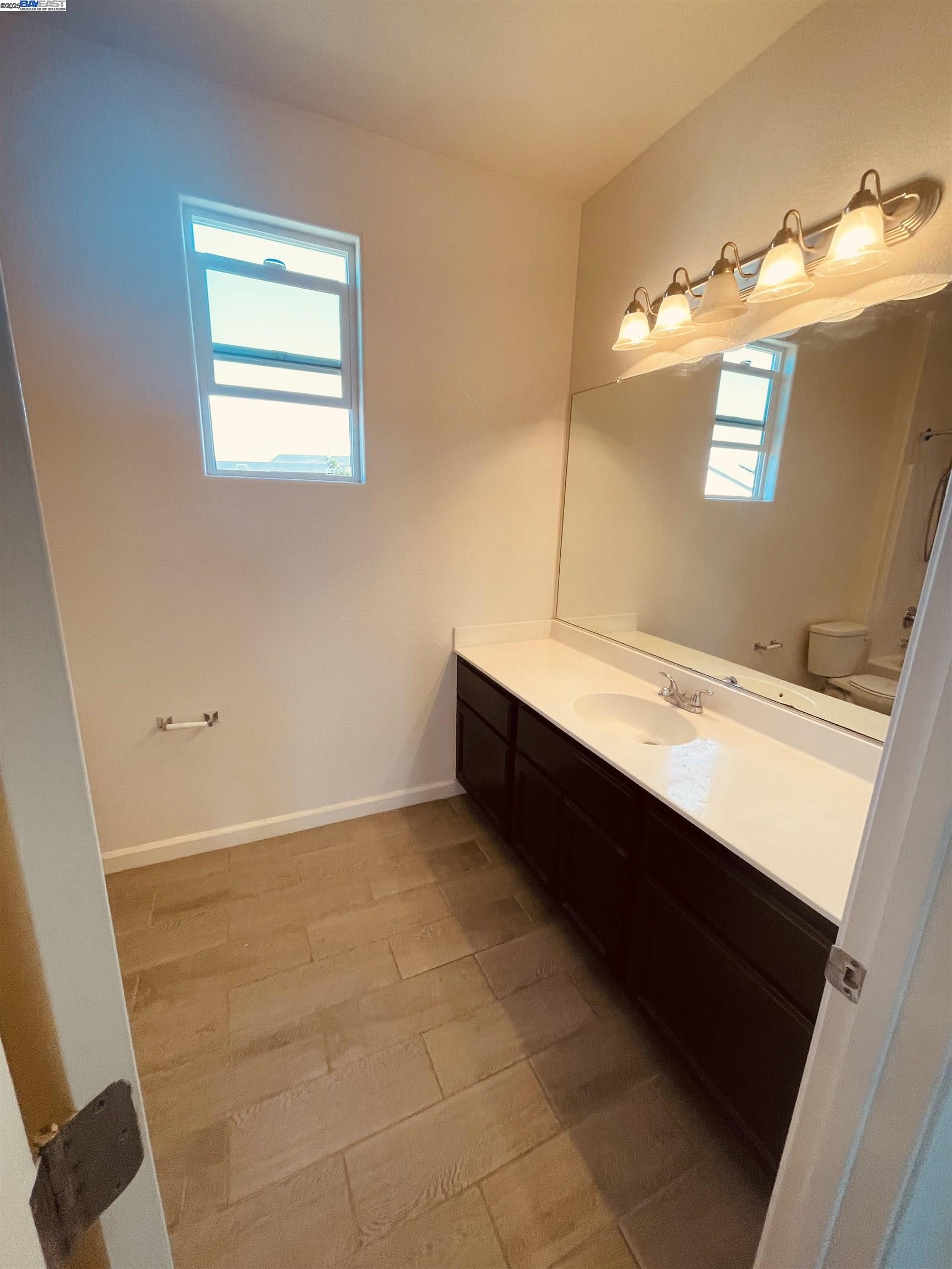 Detail Gallery Image 18 of 19 For 941 Haycastle Ct, Newman,  CA 95360 - 3 Beds | 2/1 Baths