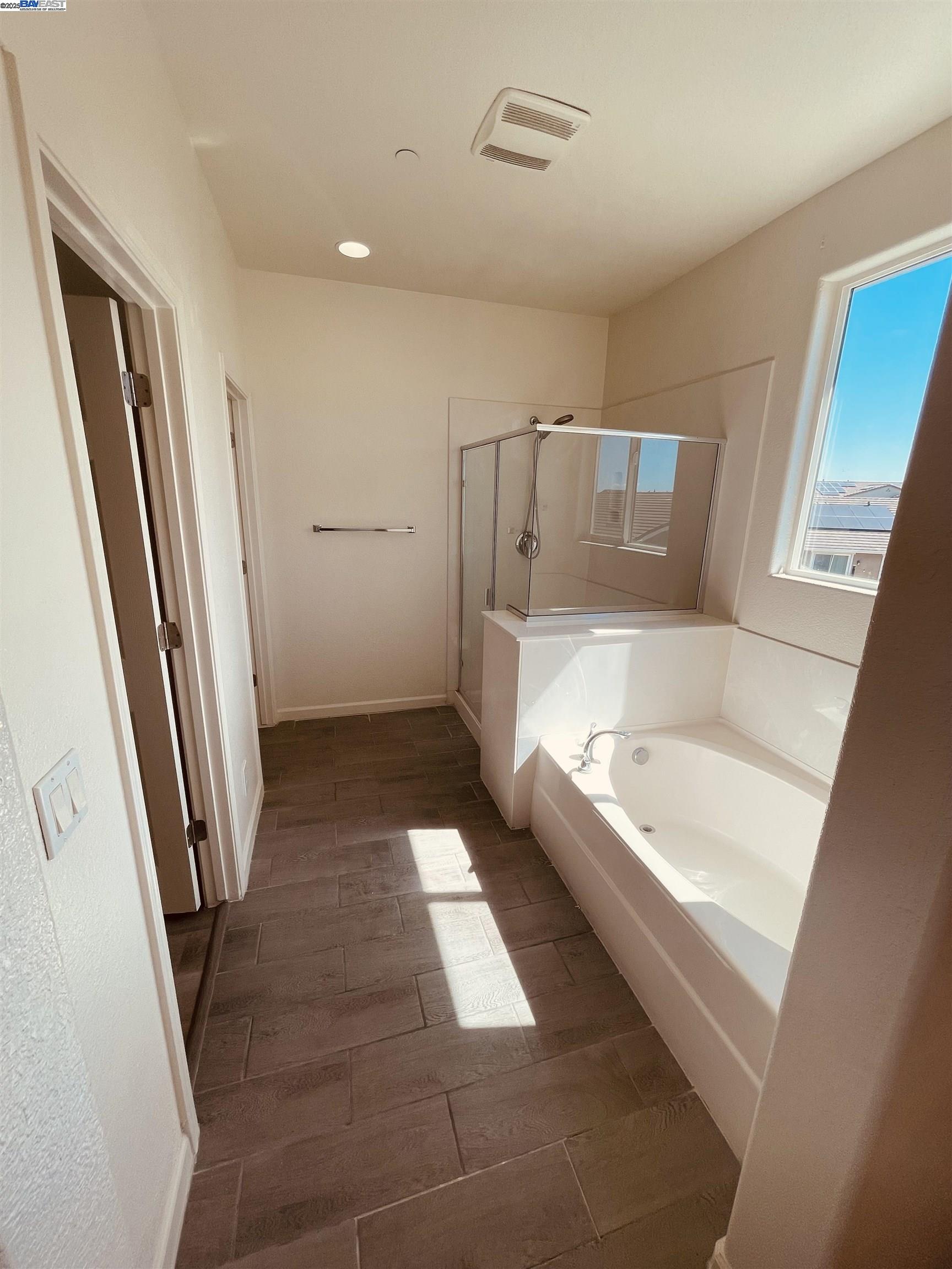 Detail Gallery Image 10 of 19 For 941 Haycastle Ct, Newman,  CA 95360 - 3 Beds | 2/1 Baths