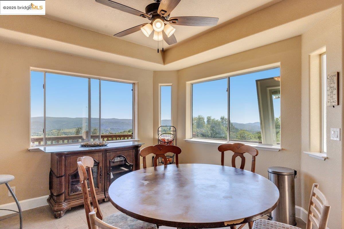 Detail Gallery Image 11 of 41 For 18567 W Hershey Rd, Tuolumne,  CA 95379-0000 - 5 Beds | 3/1 Baths