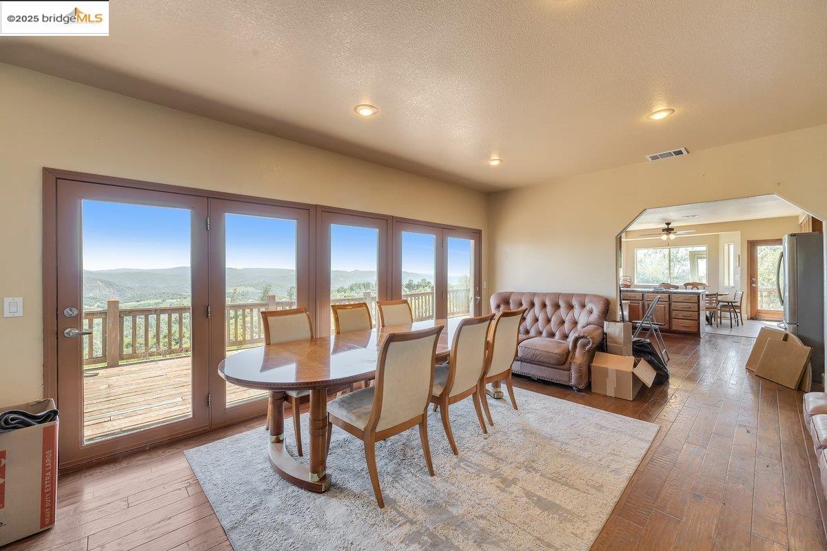 Detail Gallery Image 13 of 41 For 18567 W Hershey Rd, Tuolumne,  CA 95379-0000 - 5 Beds | 3/1 Baths