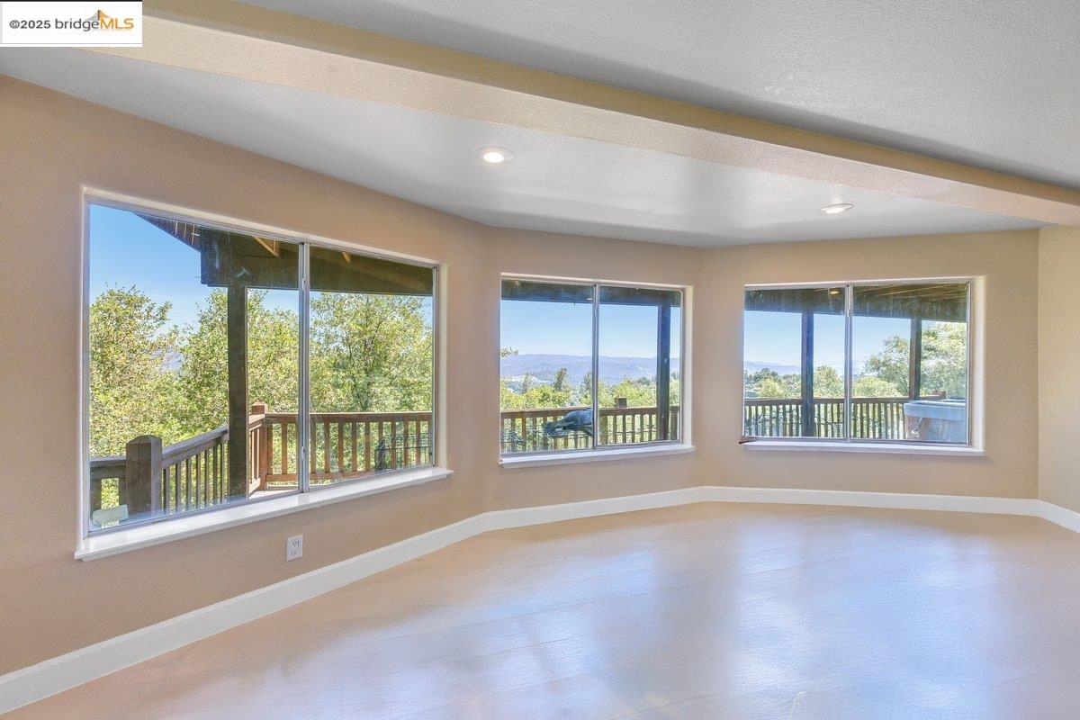 Detail Gallery Image 26 of 41 For 18567 W Hershey Rd, Tuolumne,  CA 95379-0000 - 5 Beds | 3/1 Baths