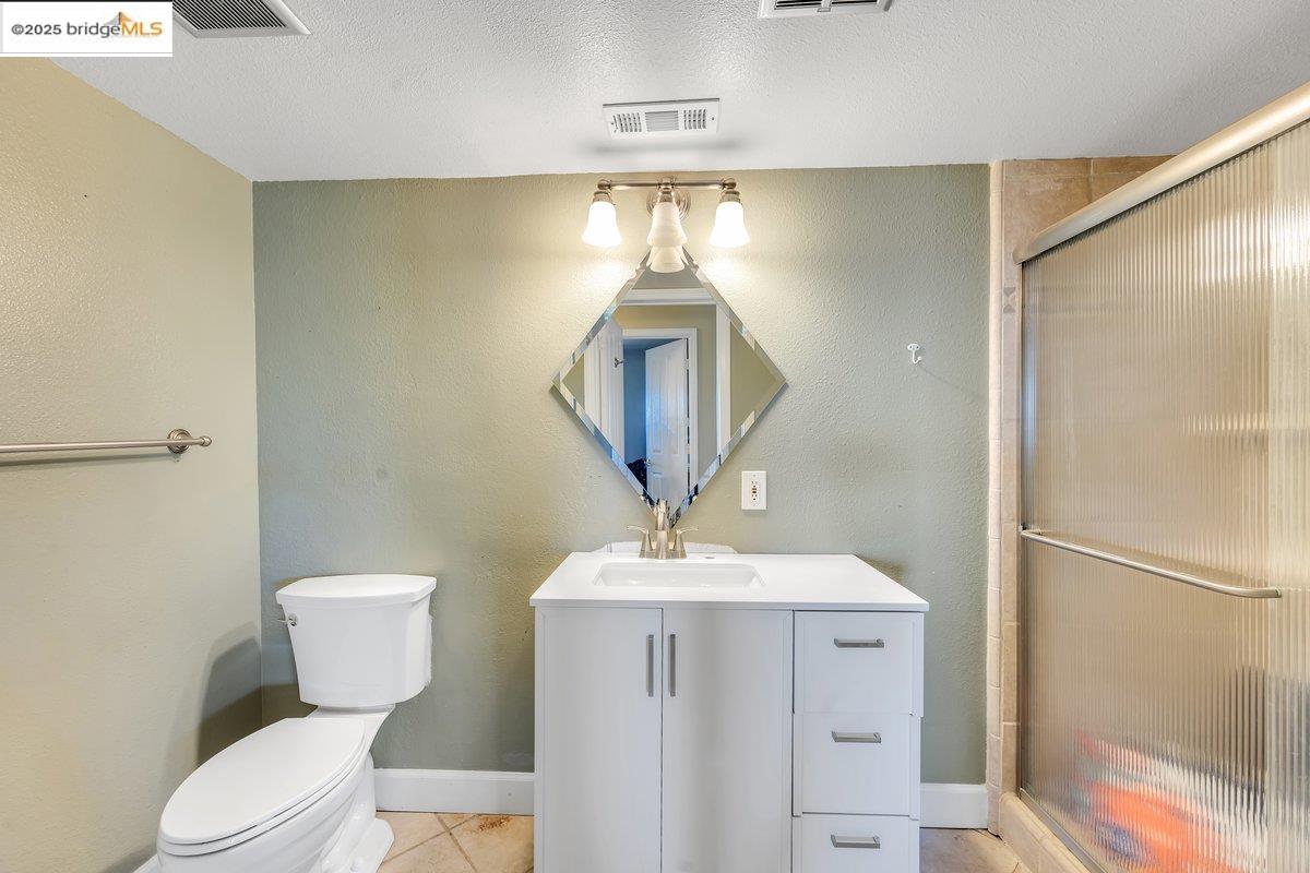Detail Gallery Image 27 of 41 For 18567 W Hershey Rd, Tuolumne,  CA 95379-0000 - 5 Beds | 3/1 Baths