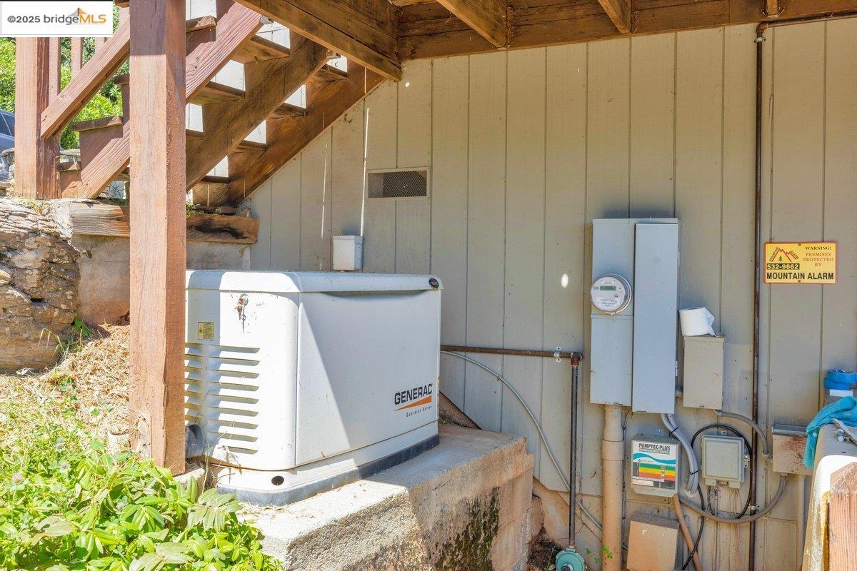Detail Gallery Image 30 of 41 For 18567 W Hershey Rd, Tuolumne,  CA 95379-0000 - 5 Beds | 3/1 Baths
