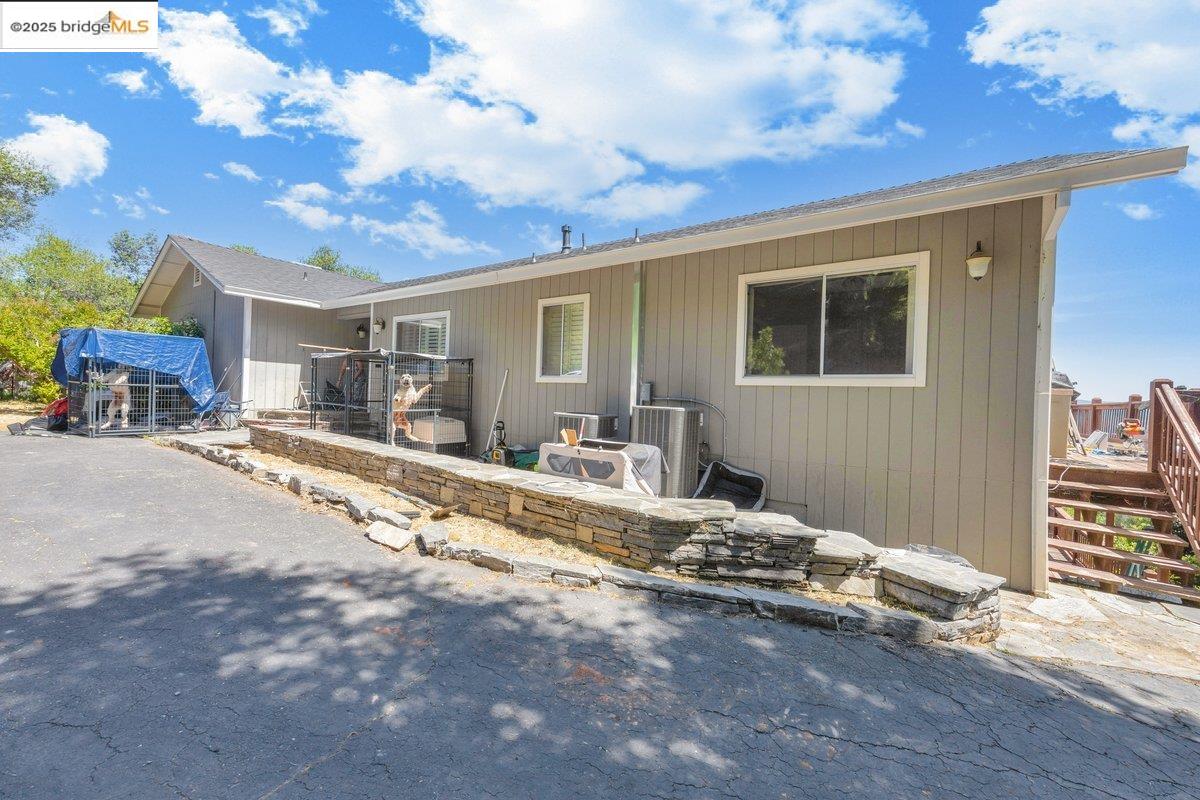 Detail Gallery Image 6 of 41 For 18567 W Hershey Rd, Tuolumne,  CA 95379-0000 - 5 Beds | 3/1 Baths