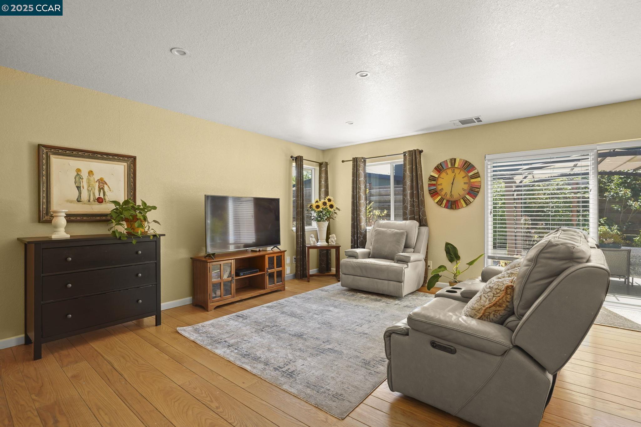 Detail Gallery Image 5 of 35 For 1801 San Luis Rd, Walnut Creek,  CA 94597-2512 - 4 Beds | 3 Baths