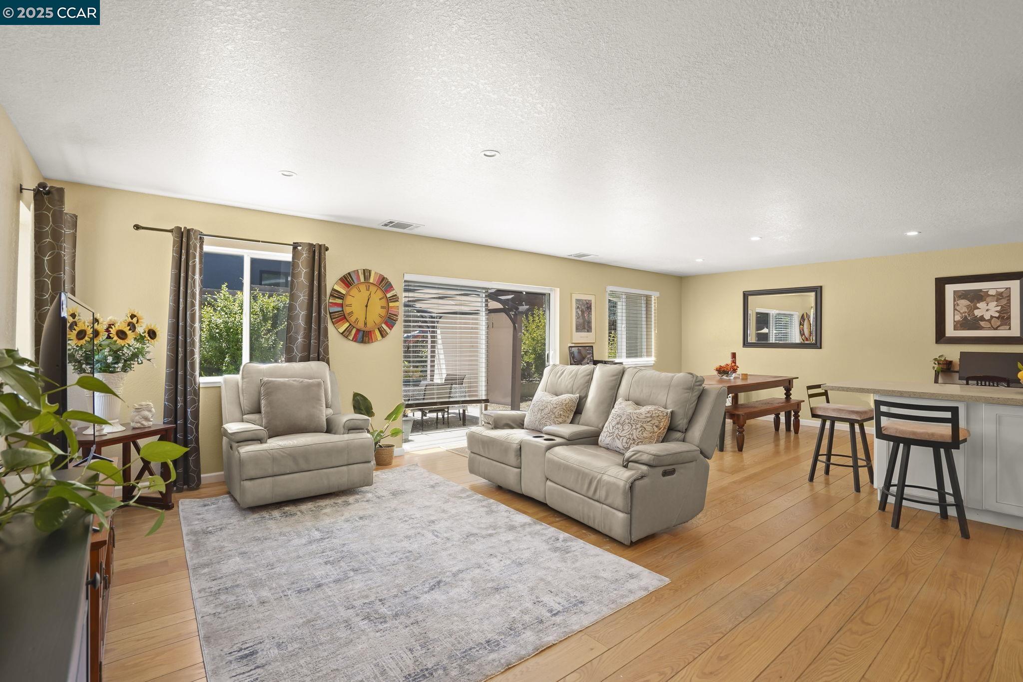 Detail Gallery Image 7 of 35 For 1801 San Luis Rd, Walnut Creek,  CA 94597-2512 - 4 Beds | 3 Baths