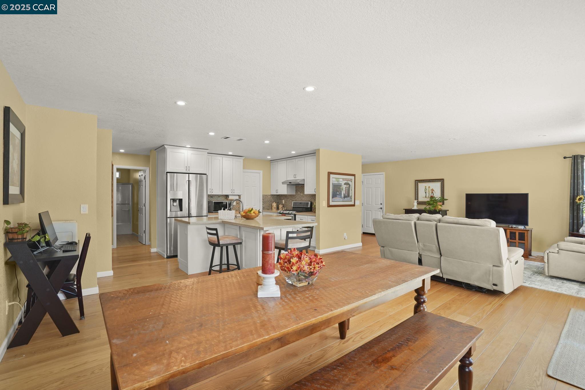 Detail Gallery Image 8 of 35 For 1801 San Luis Rd, Walnut Creek,  CA 94597-2512 - 4 Beds | 3 Baths