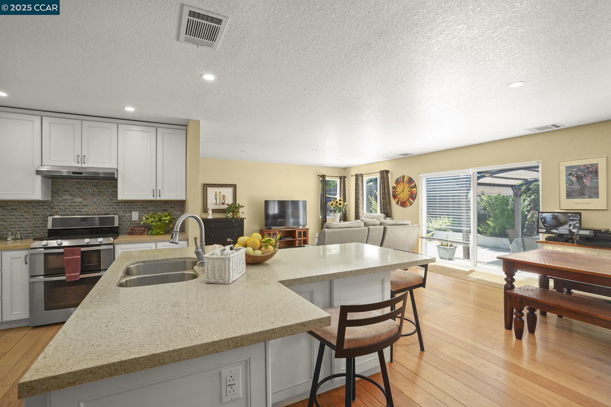Detail Gallery Image 10 of 35 For 1801 San Luis Rd, Walnut Creek,  CA 94597-2512 - 4 Beds | 3 Baths