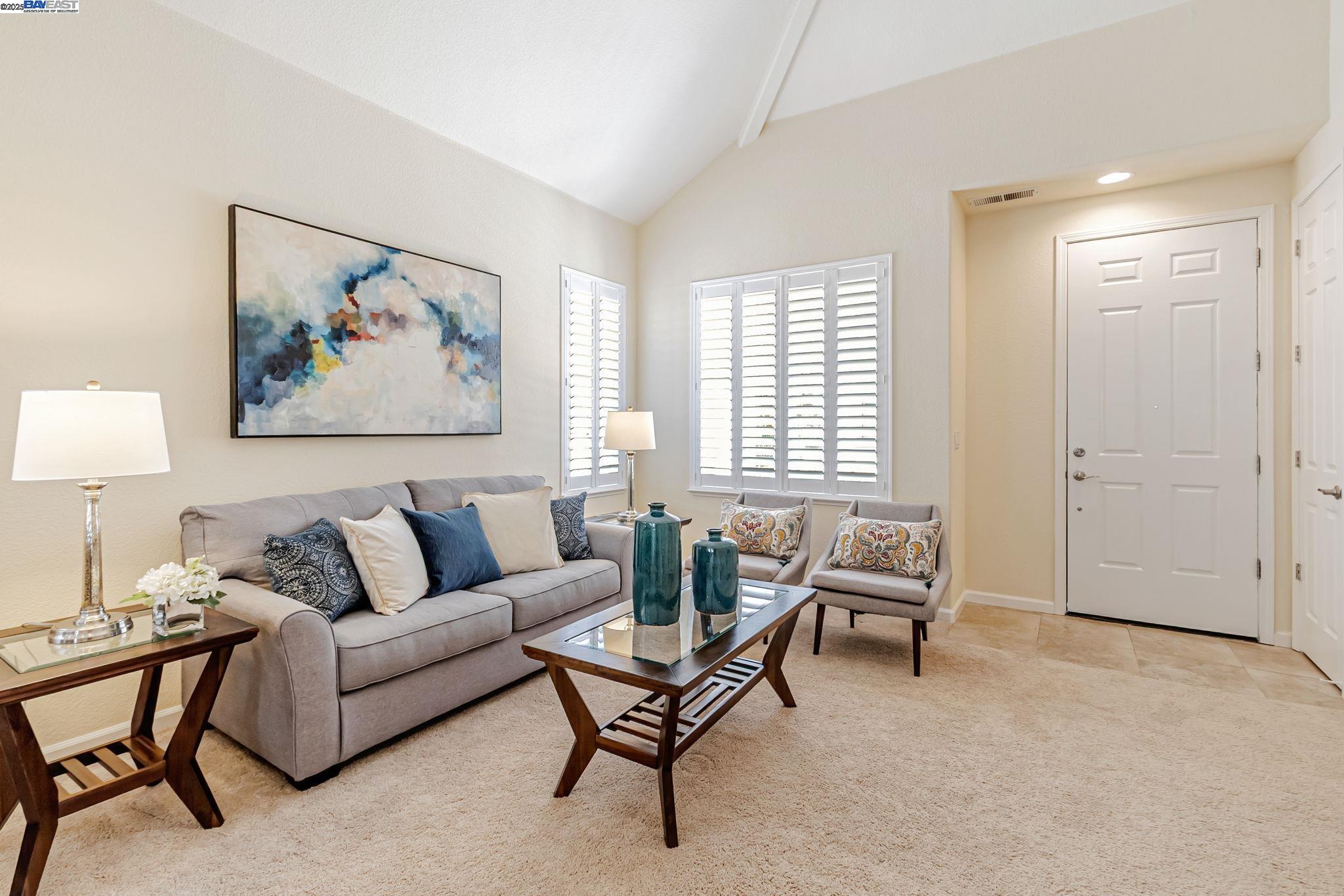 Detail Gallery Image 13 of 53 For 1657 via Cortina, San Jose,  CA 95120 - 3 Beds | 2/1 Baths