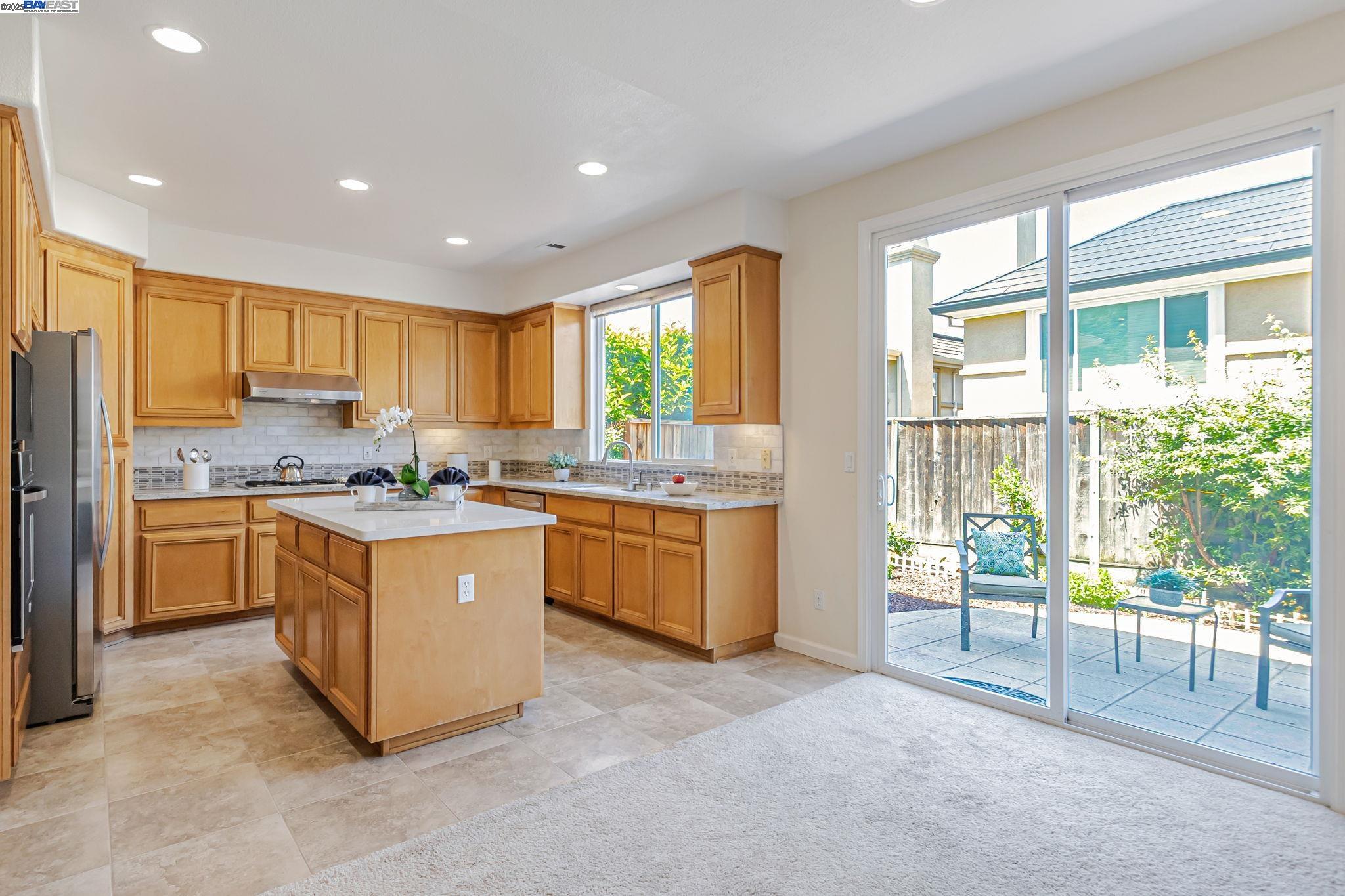 Detail Gallery Image 15 of 53 For 1657 via Cortina, San Jose,  CA 95120 - 3 Beds | 2/1 Baths