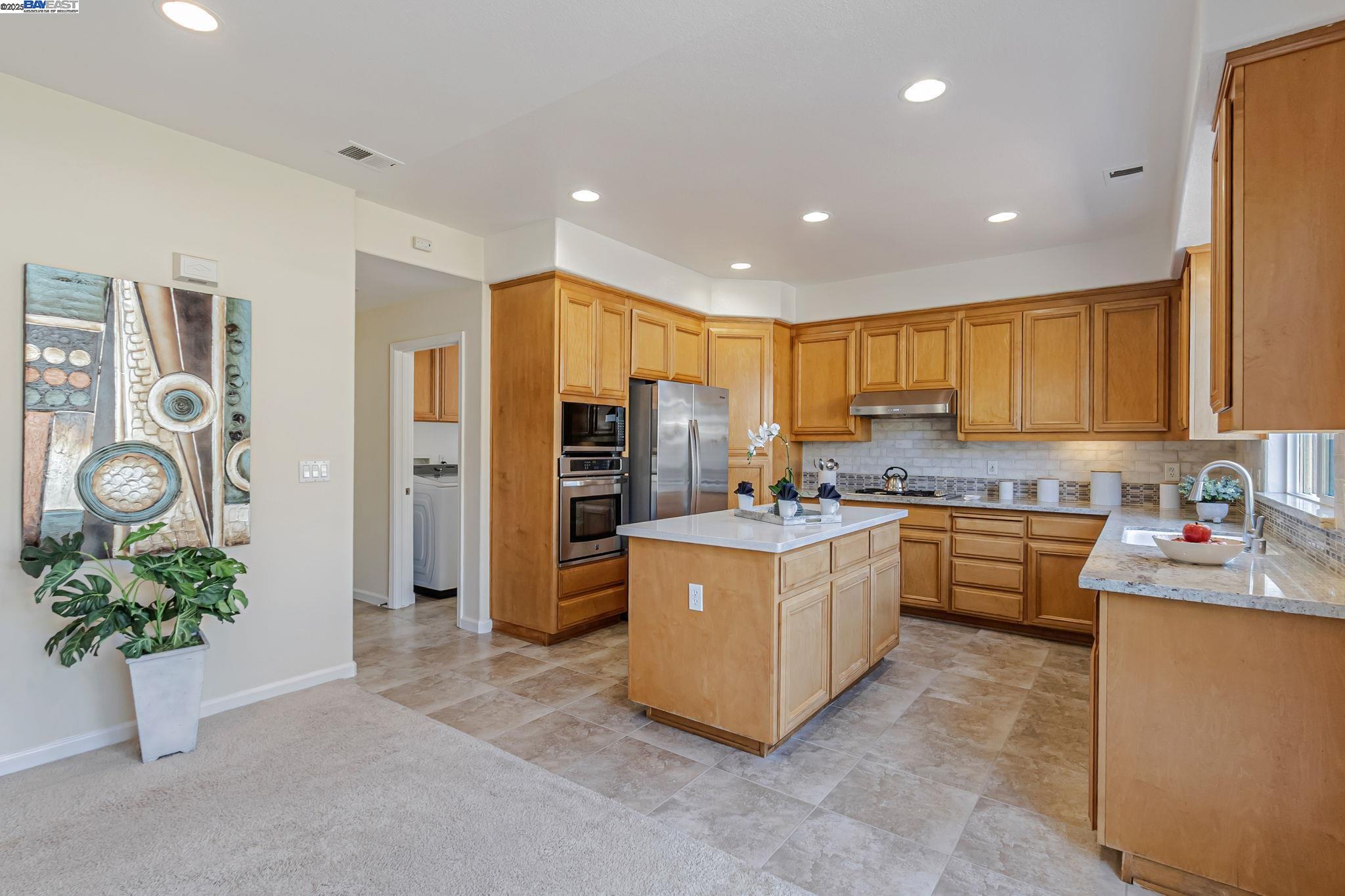 Detail Gallery Image 17 of 53 For 1657 via Cortina, San Jose,  CA 95120 - 3 Beds | 2/1 Baths