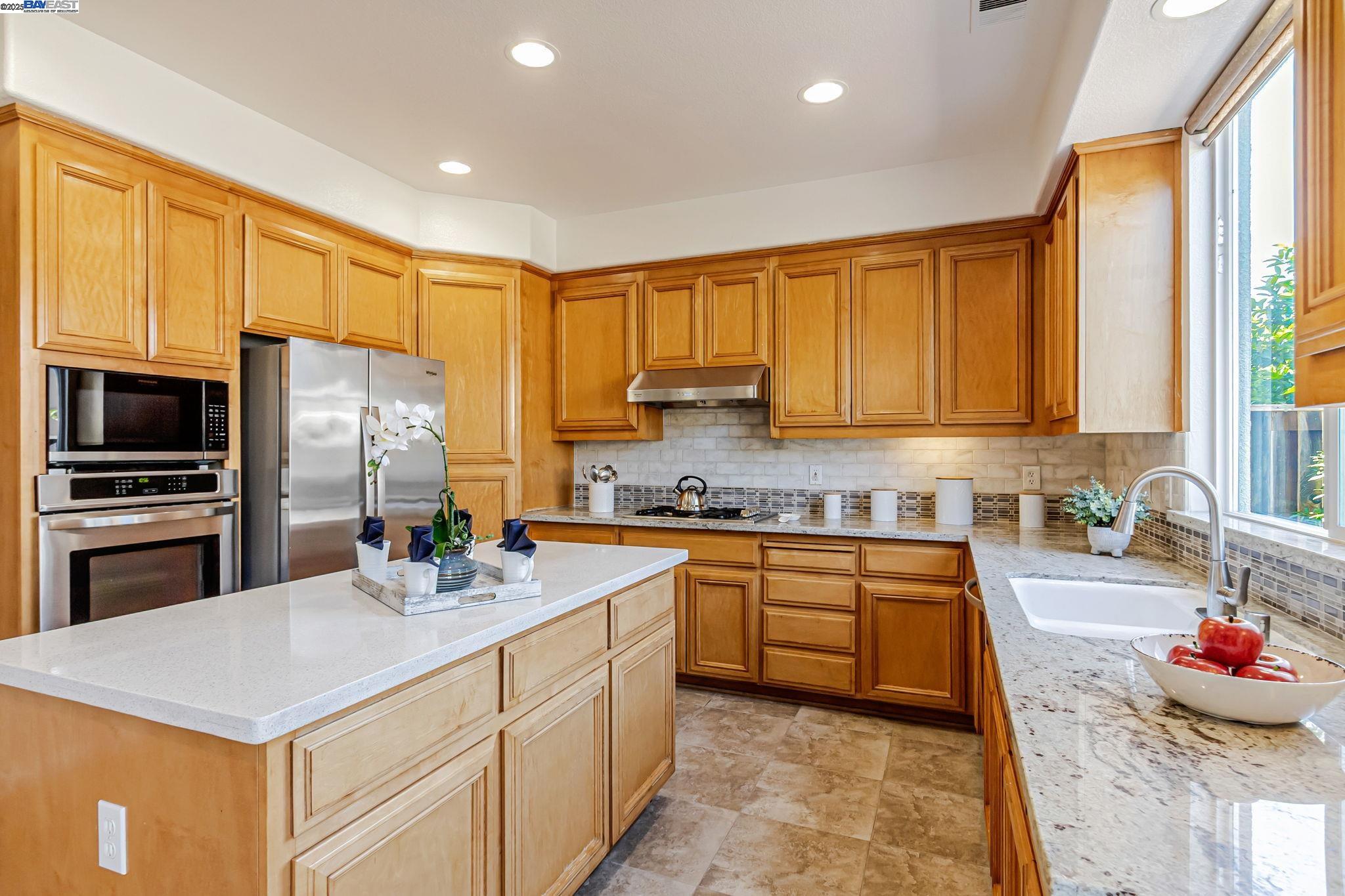 Detail Gallery Image 18 of 53 For 1657 via Cortina, San Jose,  CA 95120 - 3 Beds | 2/1 Baths
