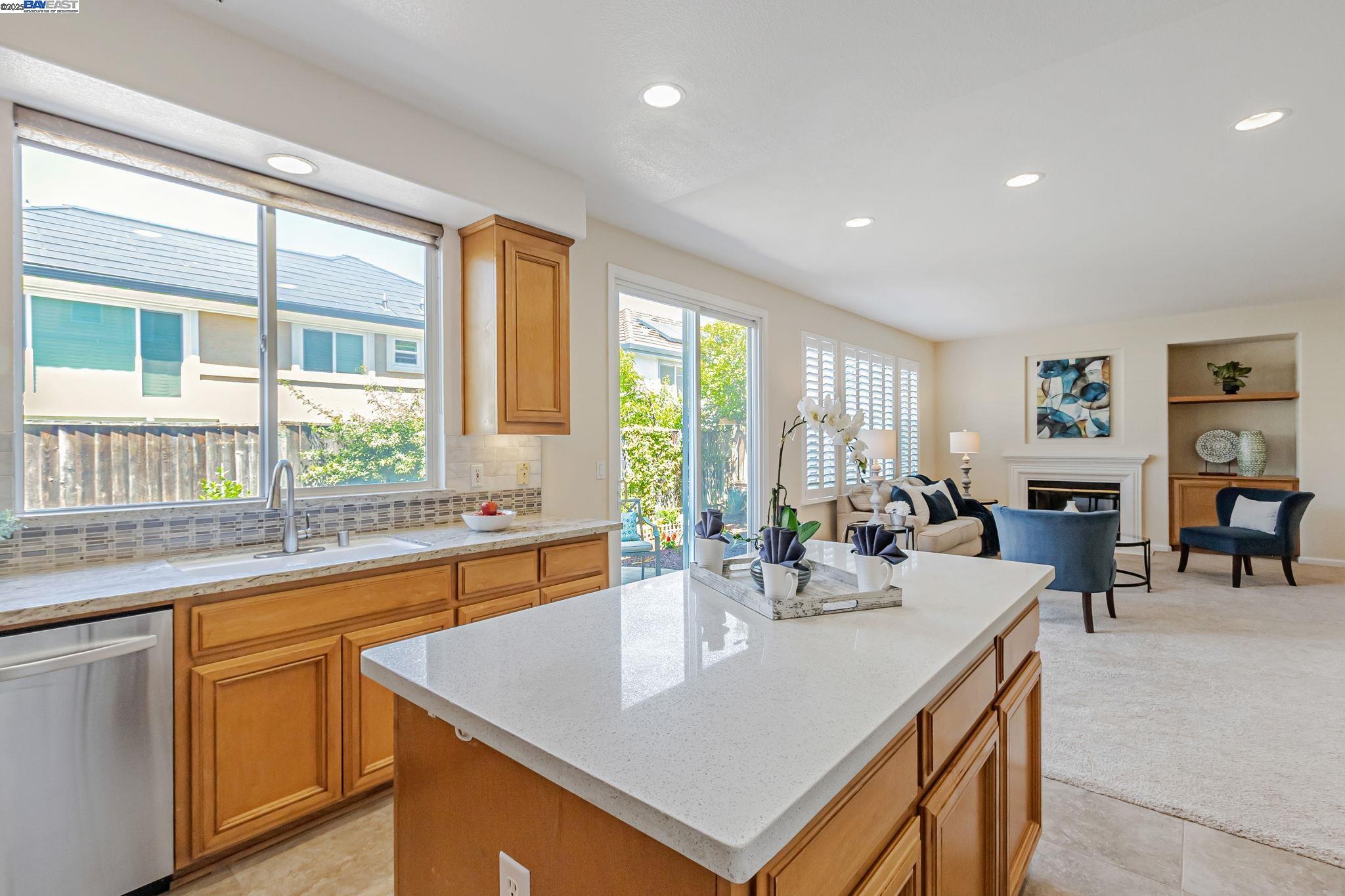 Detail Gallery Image 20 of 53 For 1657 via Cortina, San Jose,  CA 95120 - 3 Beds | 2/1 Baths