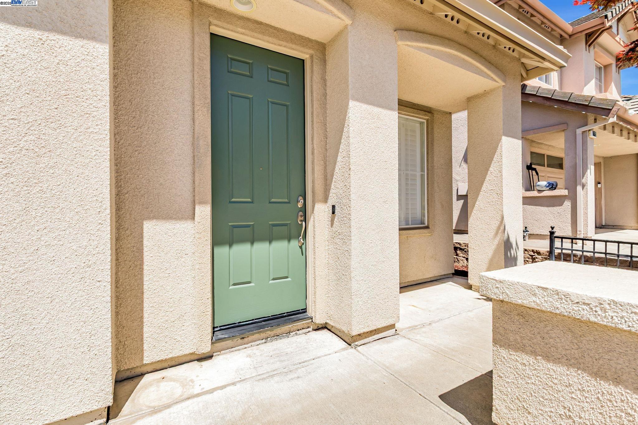 Detail Gallery Image 4 of 53 For 1657 via Cortina, San Jose,  CA 95120 - 3 Beds | 2/1 Baths