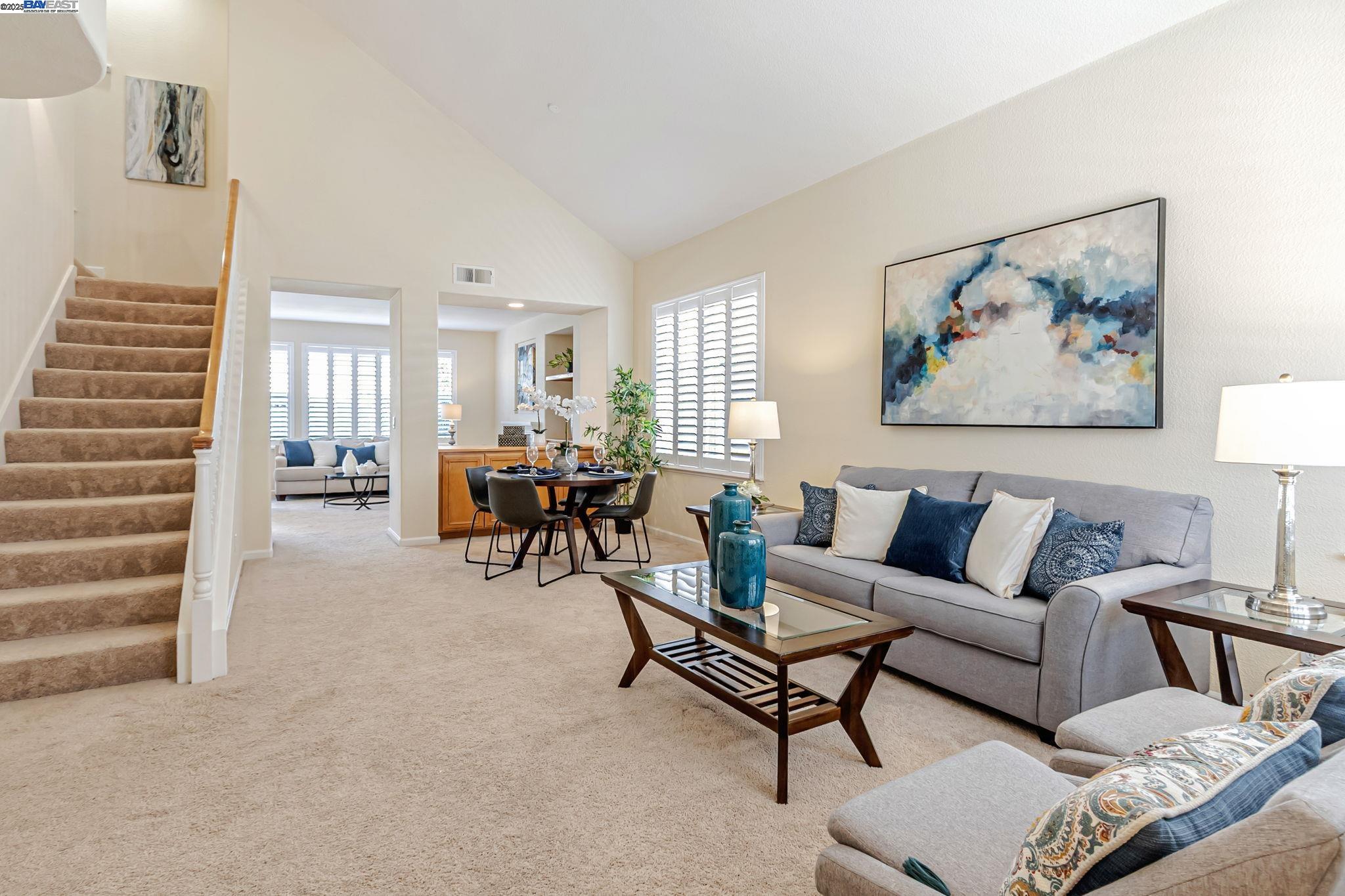 Detail Gallery Image 5 of 53 For 1657 via Cortina, San Jose,  CA 95120 - 3 Beds | 2/1 Baths
