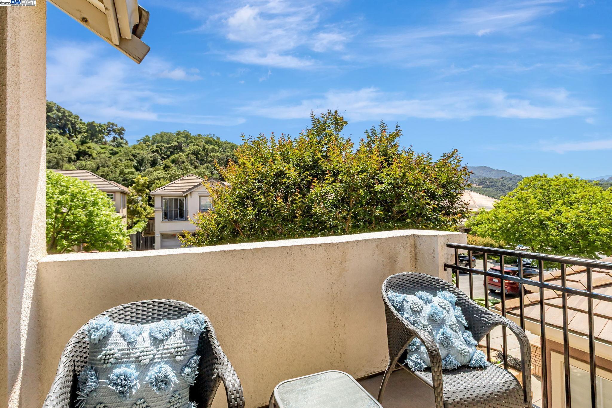 Detail Gallery Image 49 of 53 For 1657 via Cortina, San Jose,  CA 95120 - 3 Beds | 2/1 Baths