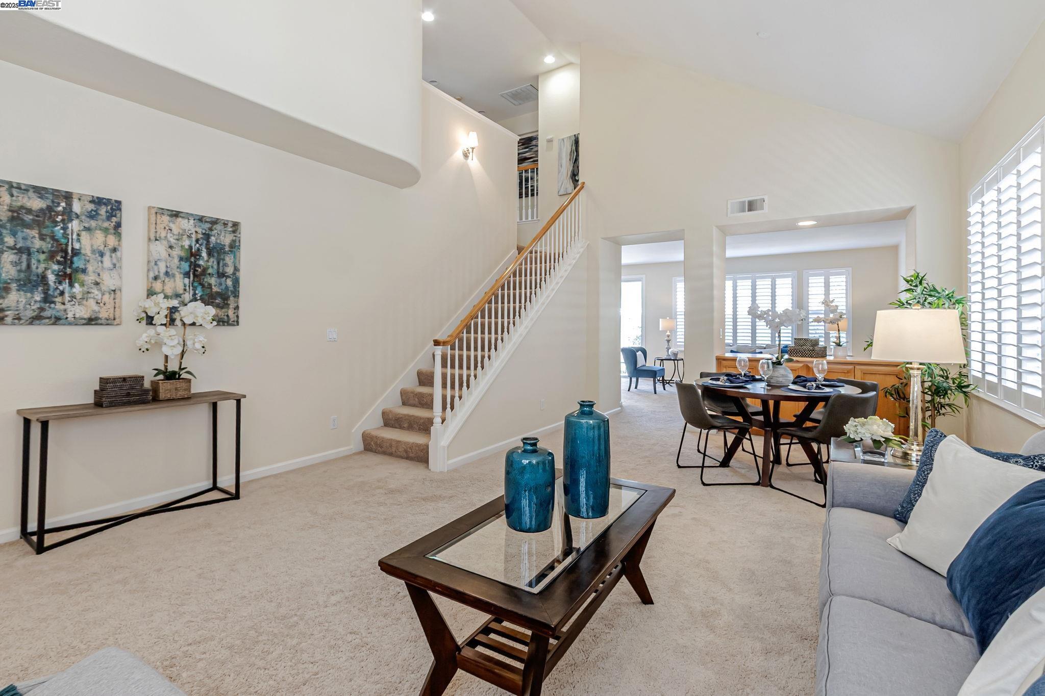 Detail Gallery Image 7 of 53 For 1657 via Cortina, San Jose,  CA 95120 - 3 Beds | 2/1 Baths