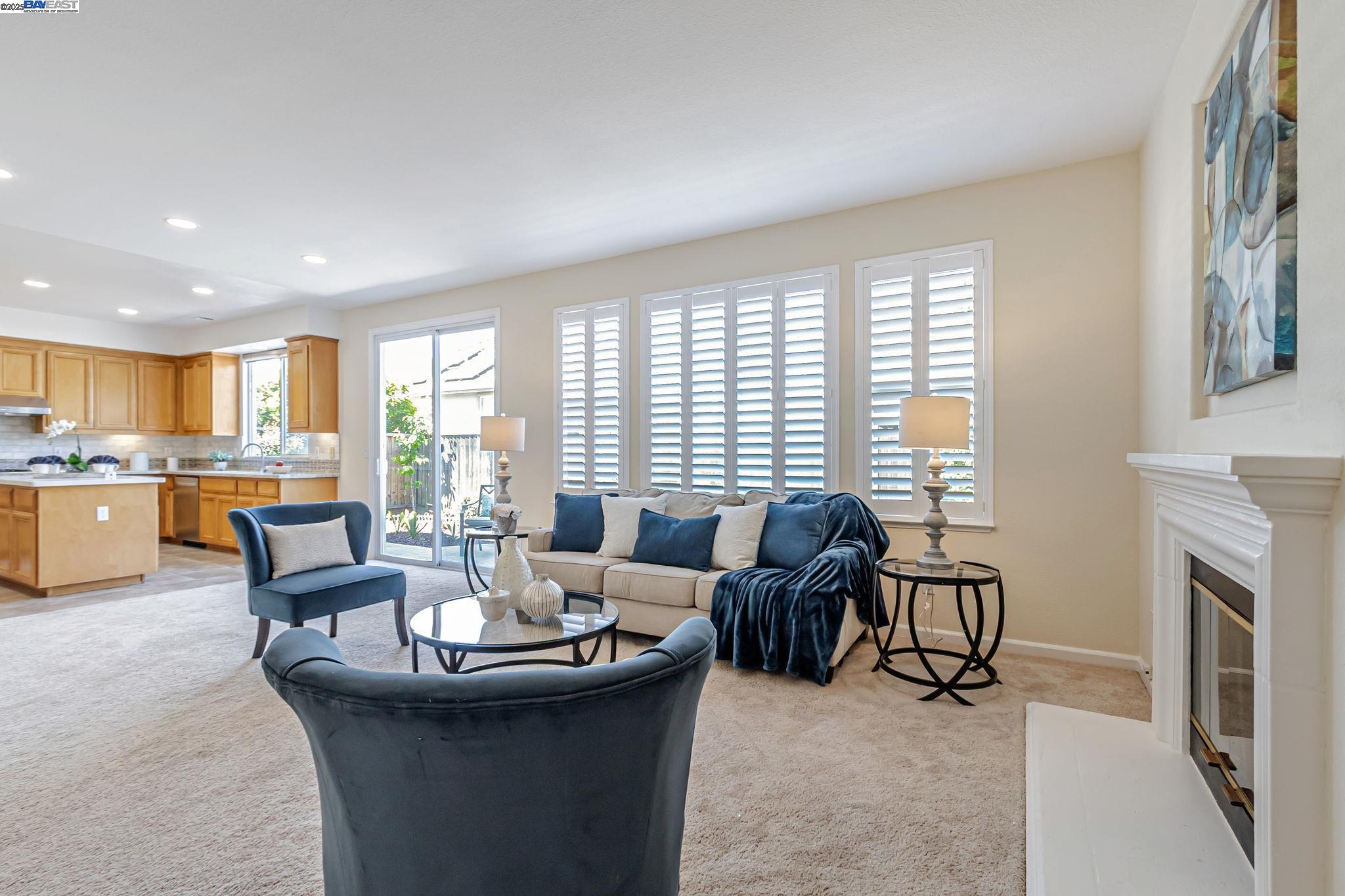 Detail Gallery Image 10 of 53 For 1657 via Cortina, San Jose,  CA 95120 - 3 Beds | 2/1 Baths