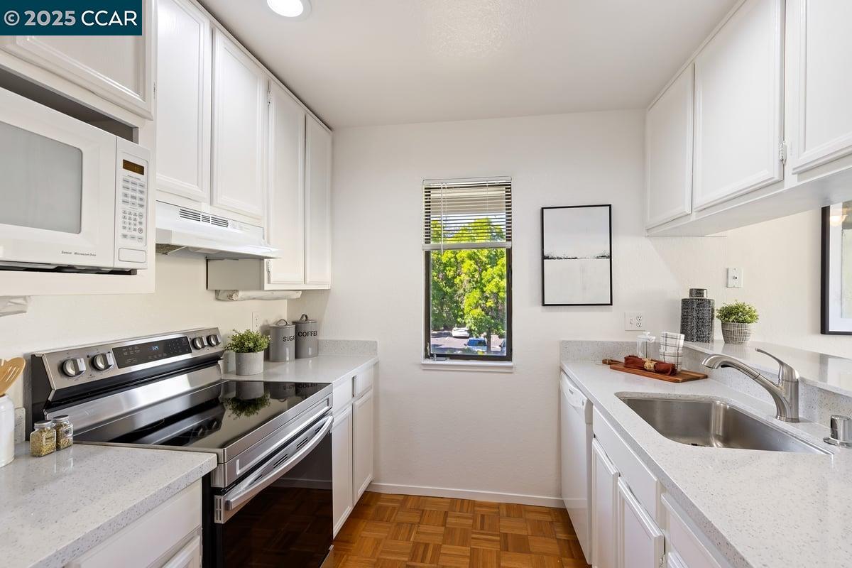 Detail Gallery Image 11 of 25 For 50 Mozden Ln, Pleasant Hill,  CA 94523-3372 - 2 Beds | 2 Baths