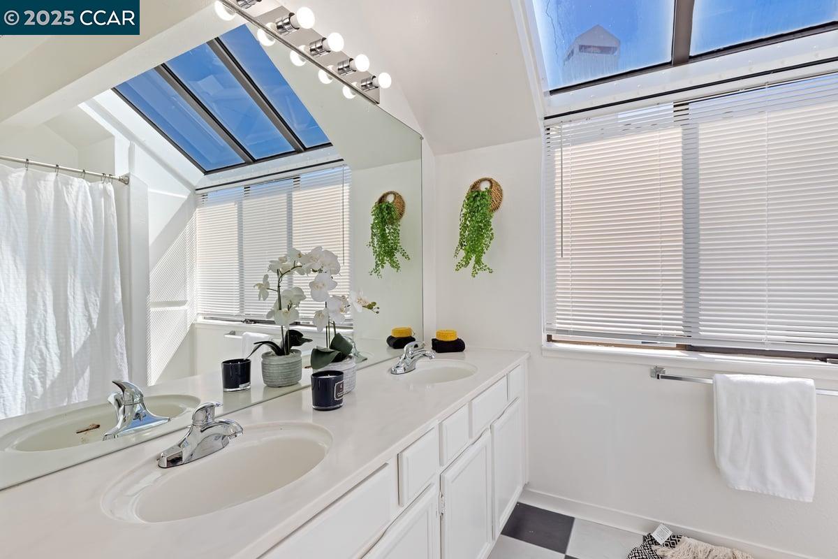 Detail Gallery Image 22 of 25 For 50 Mozden Ln, Pleasant Hill,  CA 94523-3372 - 2 Beds | 2 Baths