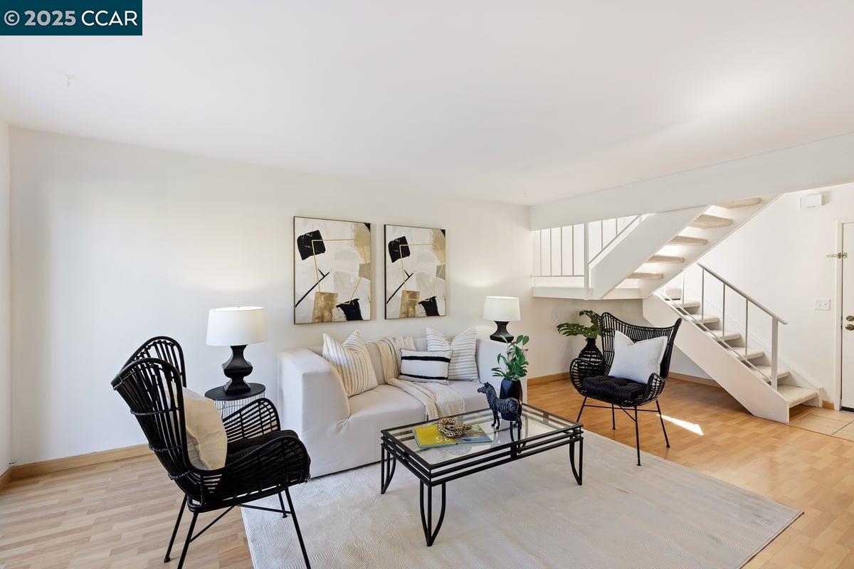 Detail Gallery Image 6 of 25 For 50 Mozden Ln, Pleasant Hill,  CA 94523-3372 - 2 Beds | 2 Baths