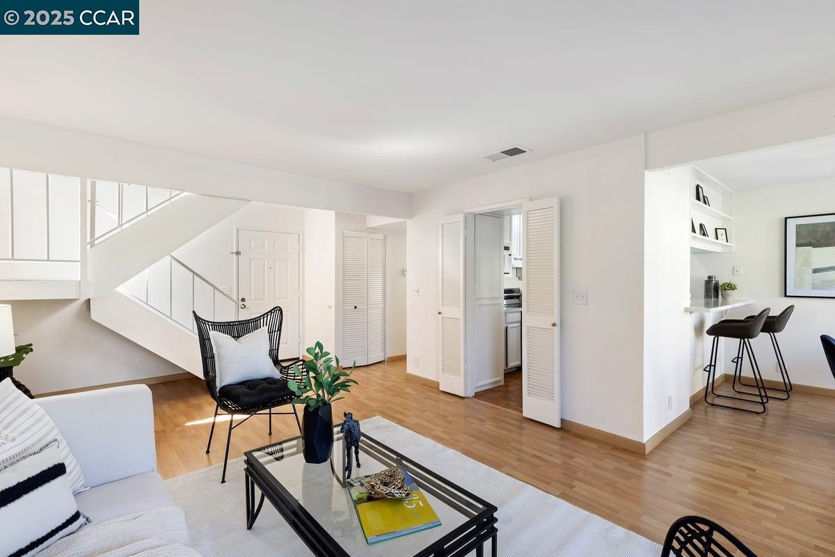 Detail Gallery Image 7 of 25 For 50 Mozden Ln, Pleasant Hill,  CA 94523-3372 - 2 Beds | 2 Baths