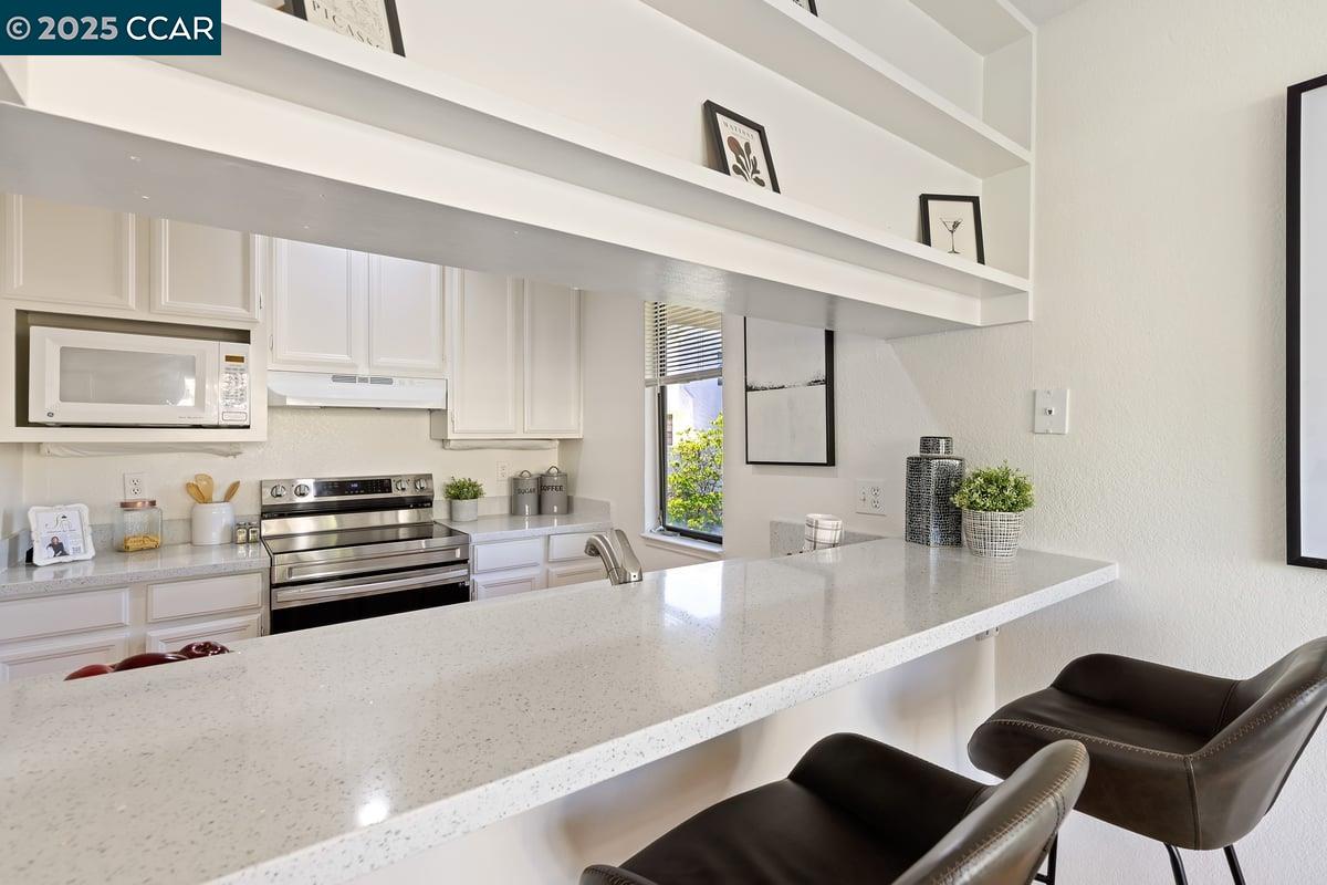 Detail Gallery Image 10 of 25 For 50 Mozden Ln, Pleasant Hill,  CA 94523-3372 - 2 Beds | 2 Baths