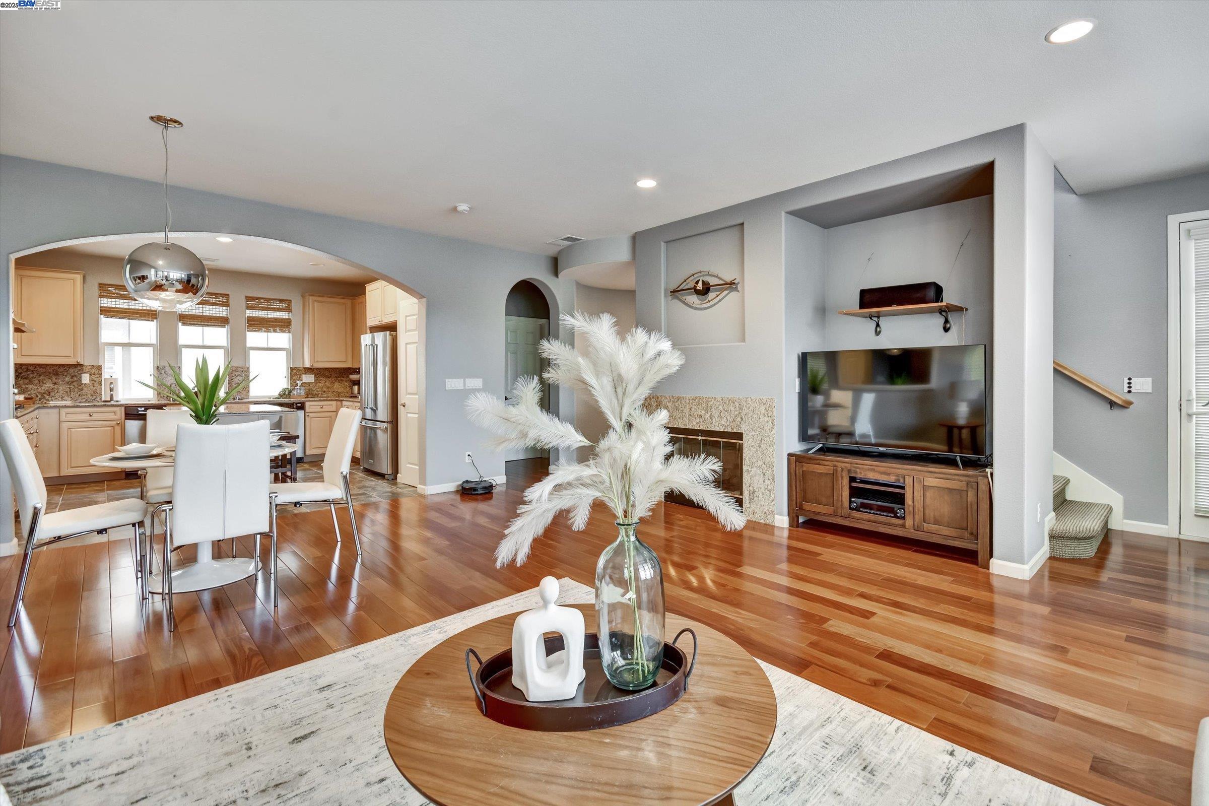 Detail Gallery Image 5 of 29 For 761 Batista Dr, San Jose,  CA 95136 - 3 Beds | 3 Baths