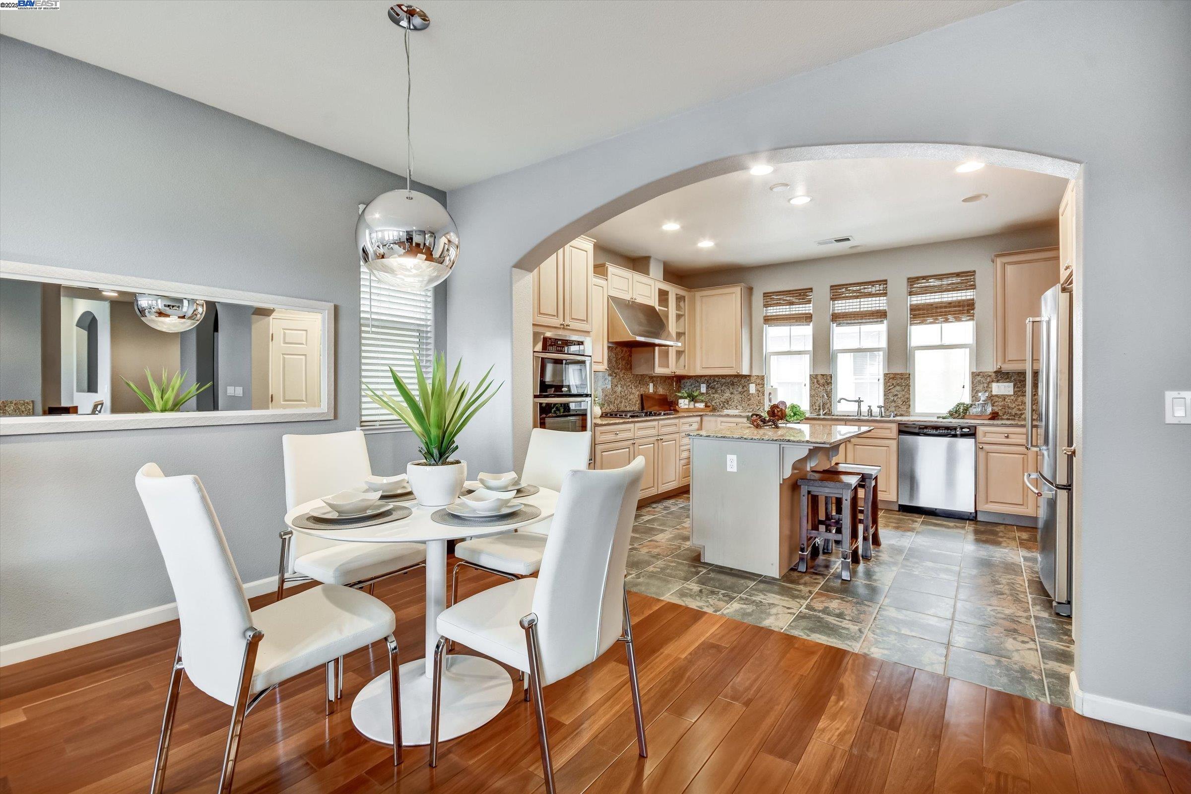 Detail Gallery Image 6 of 29 For 761 Batista Dr, San Jose,  CA 95136 - 3 Beds | 3 Baths