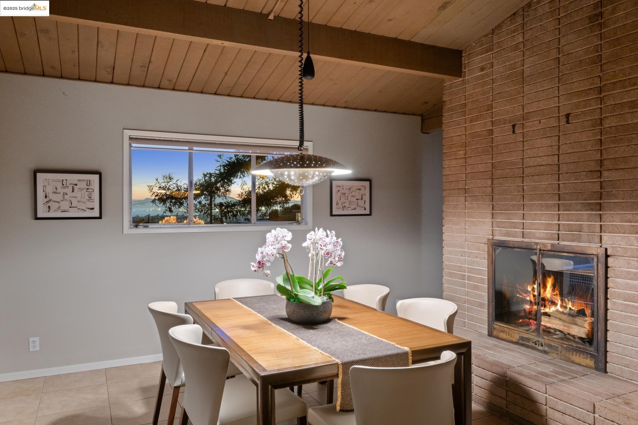Detail Gallery Image 12 of 60 For 417 Seaview Dr, El Cerrito,  CA 94530 - 4 Beds | 3 Baths