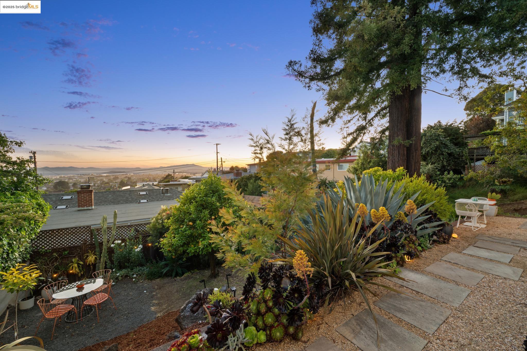 Detail Gallery Image 16 of 60 For 417 Seaview Dr, El Cerrito,  CA 94530 - 4 Beds | 3 Baths