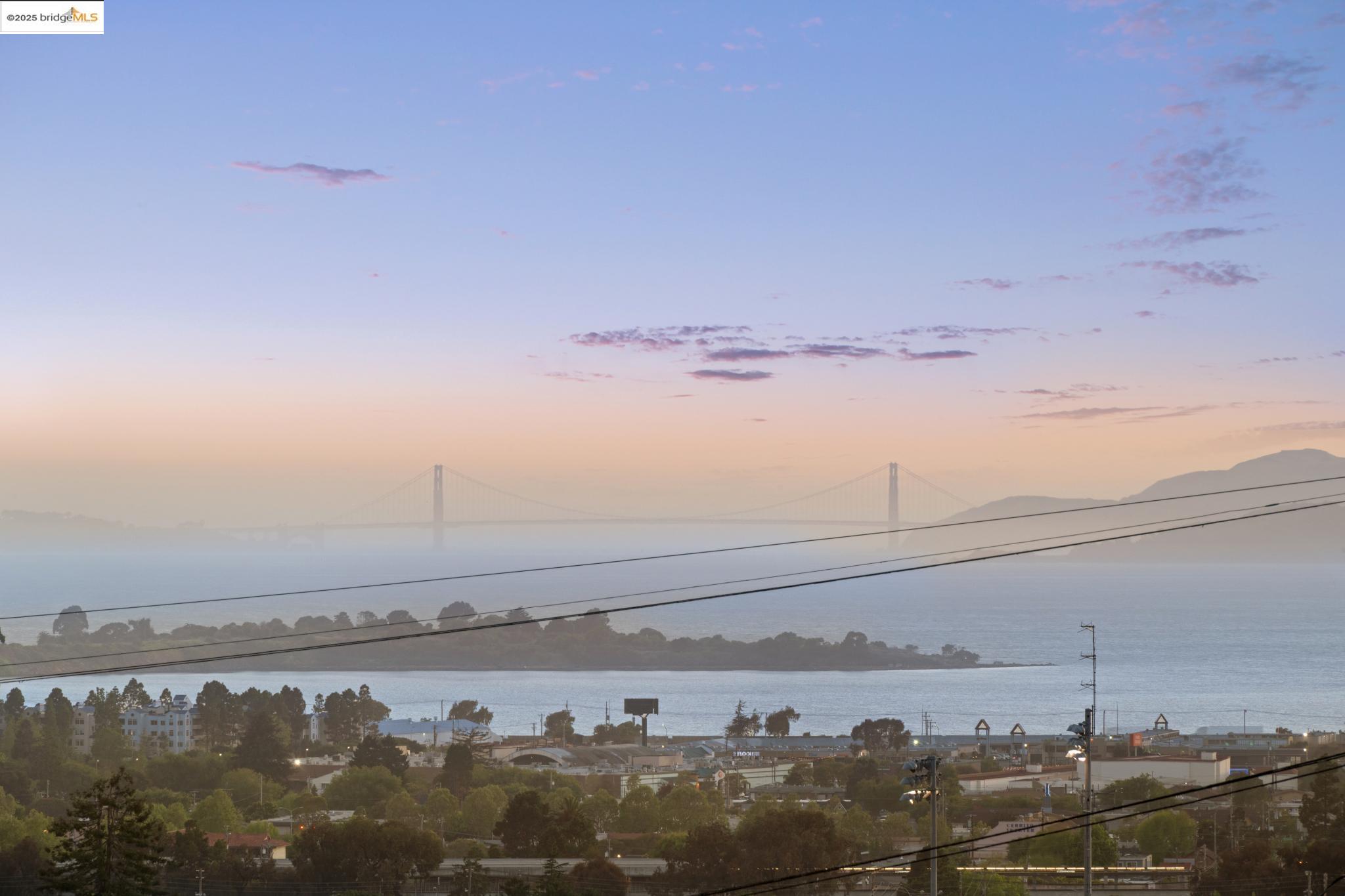 Detail Gallery Image 17 of 60 For 417 Seaview Dr, El Cerrito,  CA 94530 - 4 Beds | 3 Baths