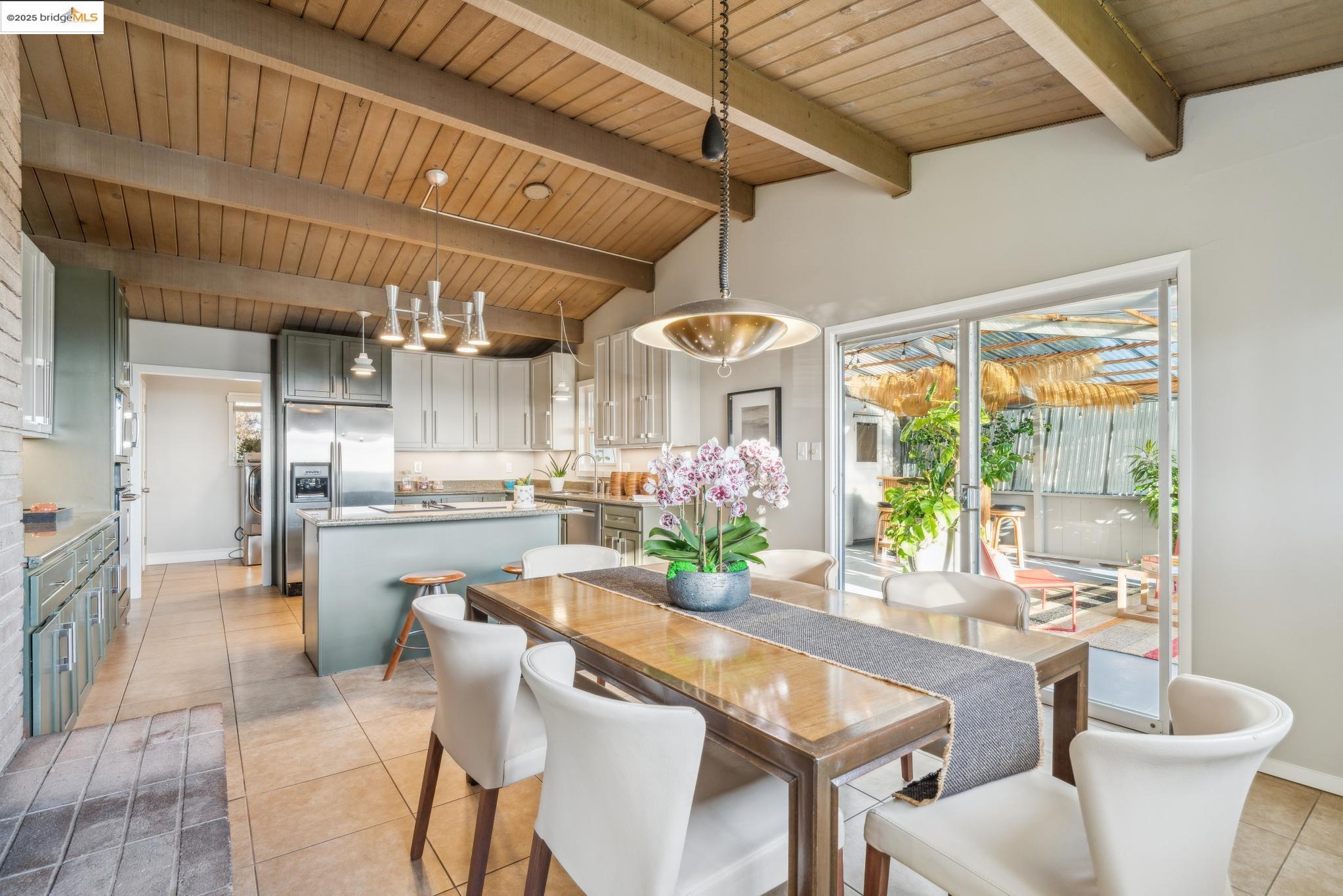 Detail Gallery Image 26 of 60 For 417 Seaview Dr, El Cerrito,  CA 94530 - 4 Beds | 3 Baths