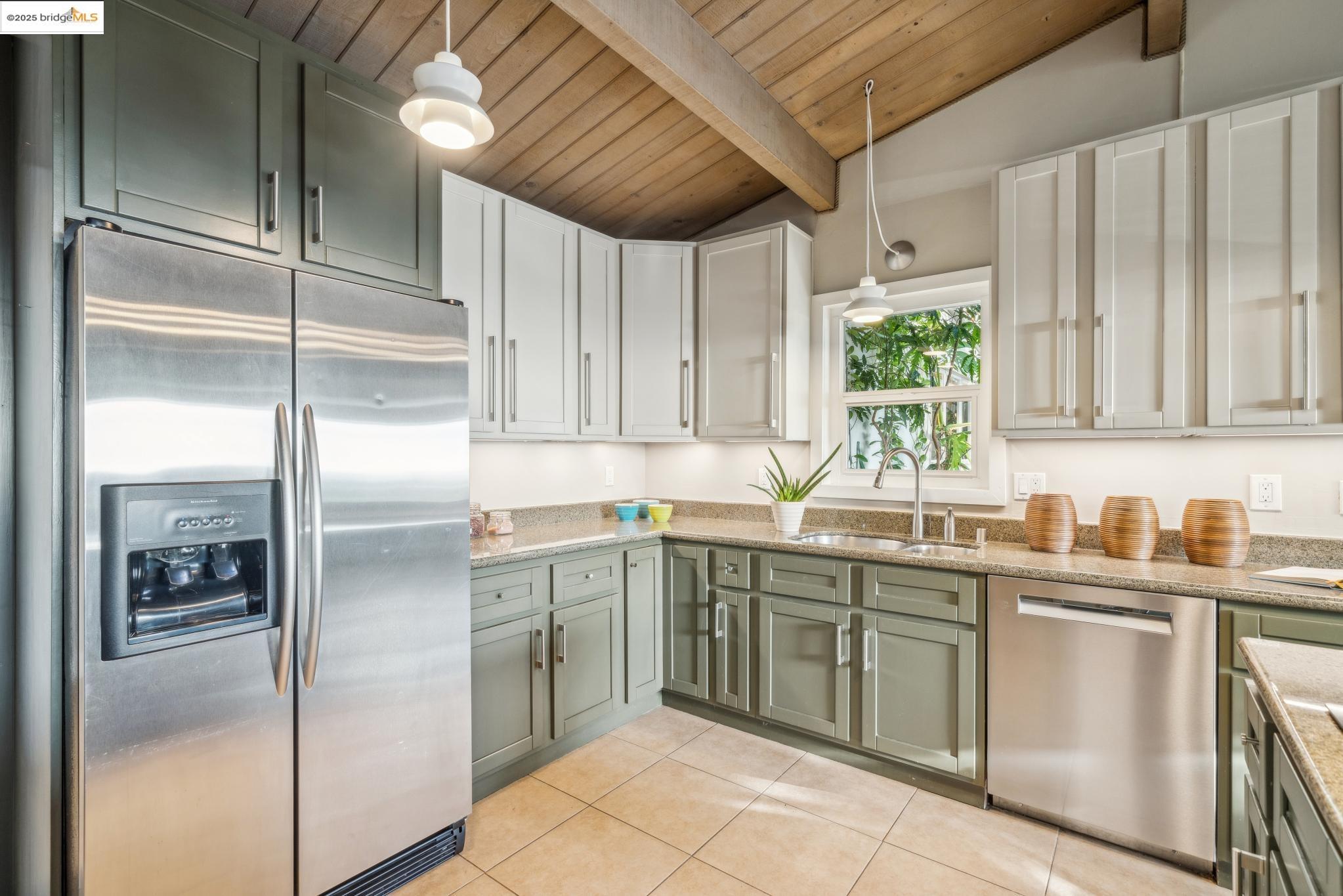 Detail Gallery Image 30 of 60 For 417 Seaview Dr, El Cerrito,  CA 94530 - 4 Beds | 3 Baths